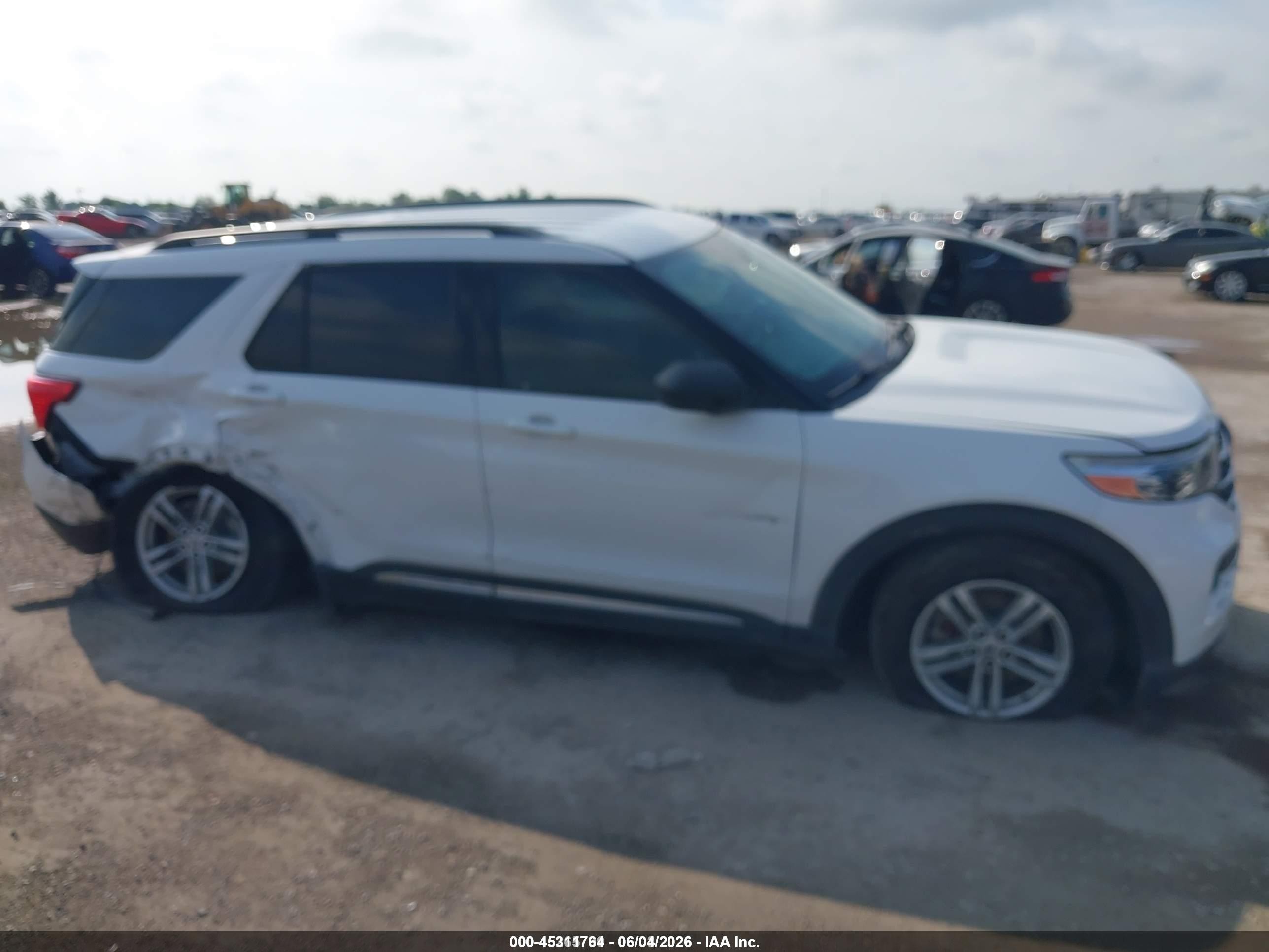 2021 Ford Explorer Xlt White vin: 1FMSK7DH7MGA52245