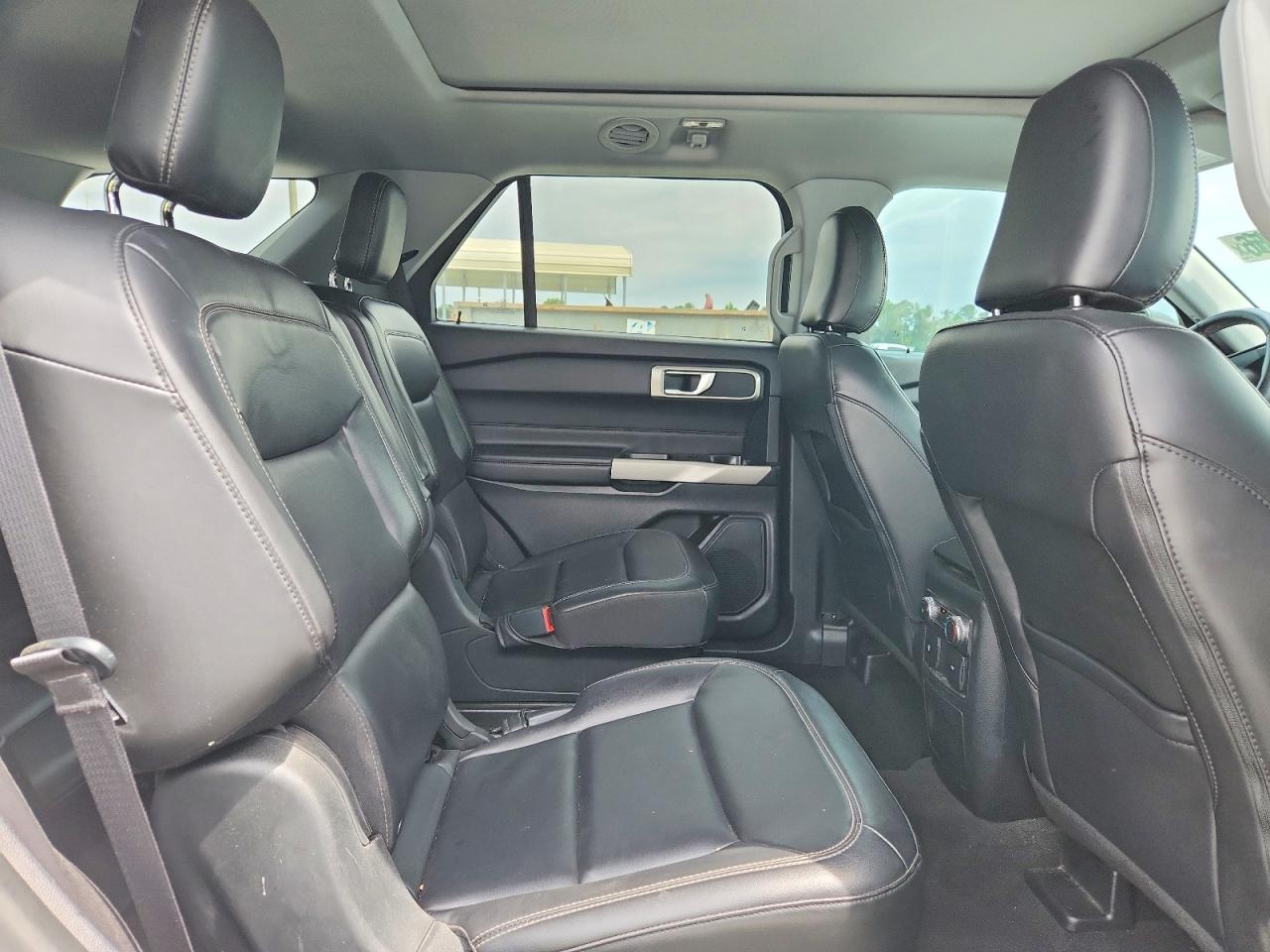 2022 Ford Explorer Xlt Белый vin: 1FMSK7DH8NGA31793