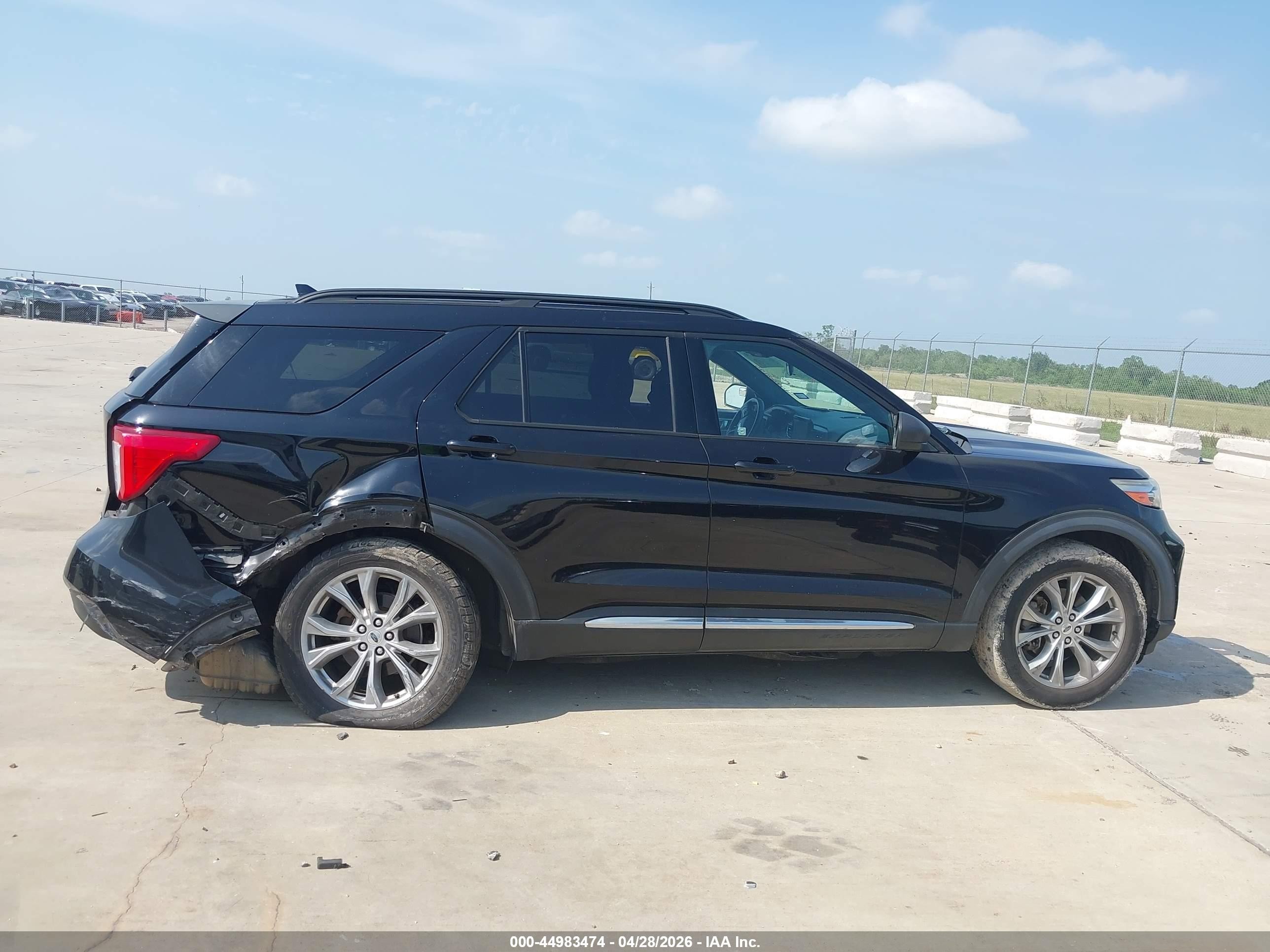 2020 Ford Explorer Xlt Black vin: 1FMSK7DH9LGB04344