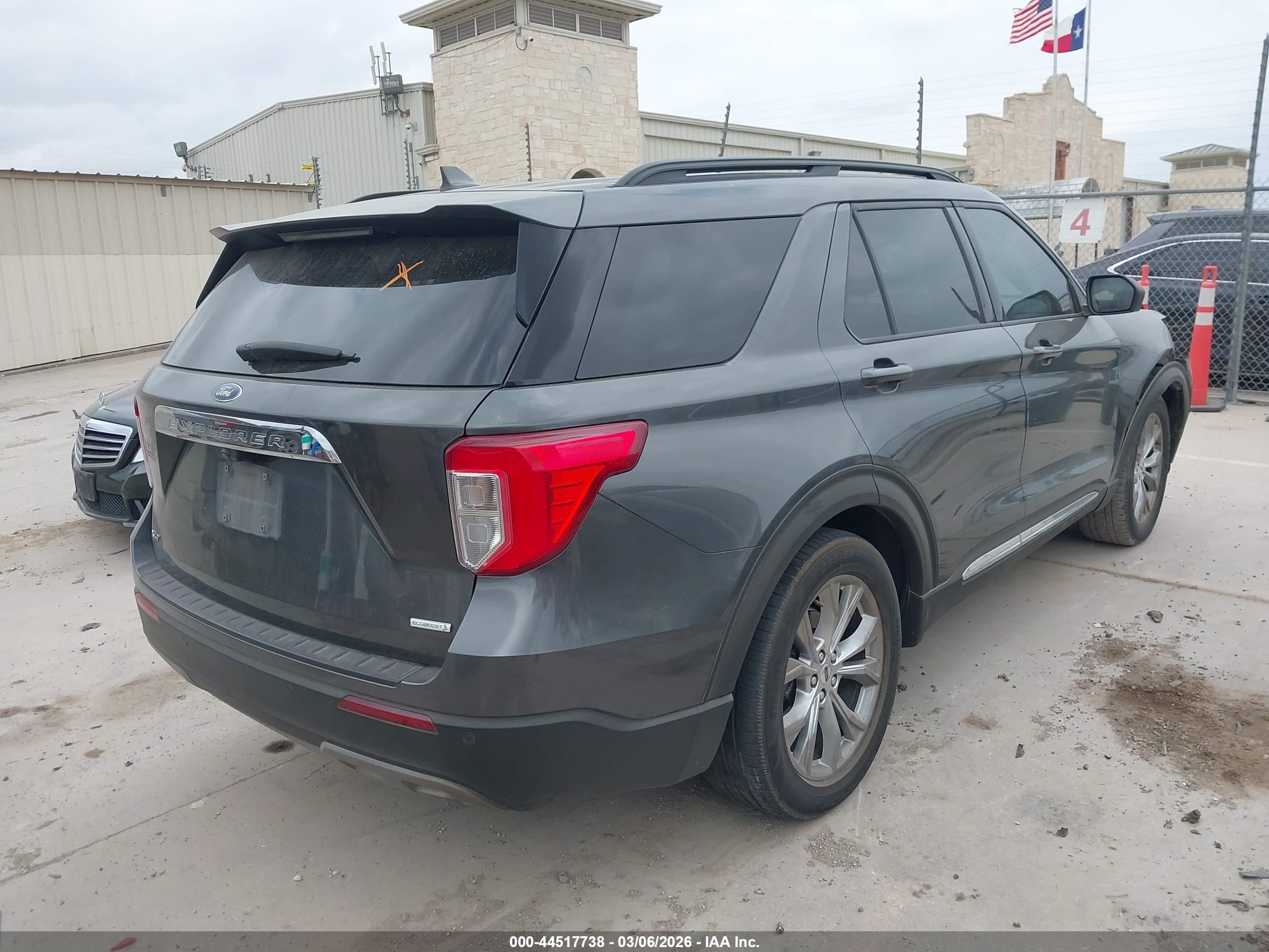 2020 Ford Explorer Xlt Gray vin: 1FMSK7DH9LGB51714