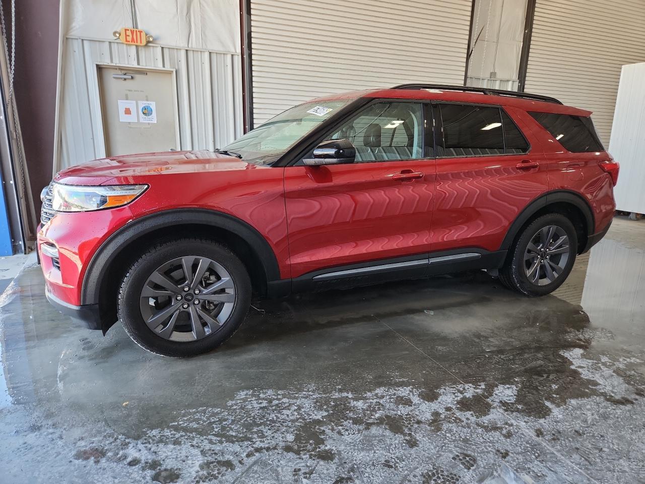 2023 Ford Explorer Xlt Красный vin: 1FMSK7DH9PGA55524 Damage: Left Front Fender, Dent(S) W/ Paint Dmg, 1 To 2 Inches