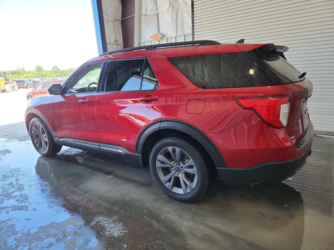 2023 Ford Explorer Xlt Красный vin: 1FMSK7DH9PGA55524 Damage: Left Qtr Panel, Dent(S) W/ Paint Dmg, 1 To 2 Inches