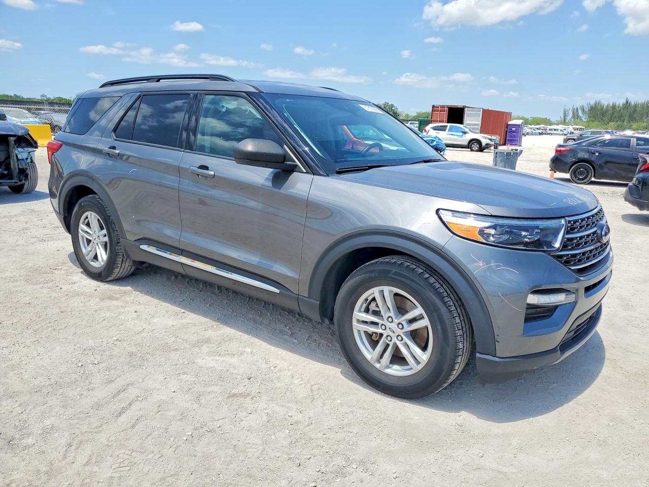 2024 Ford Explorer Xlt Gray vin: 1FMSK7DH9RGA43683