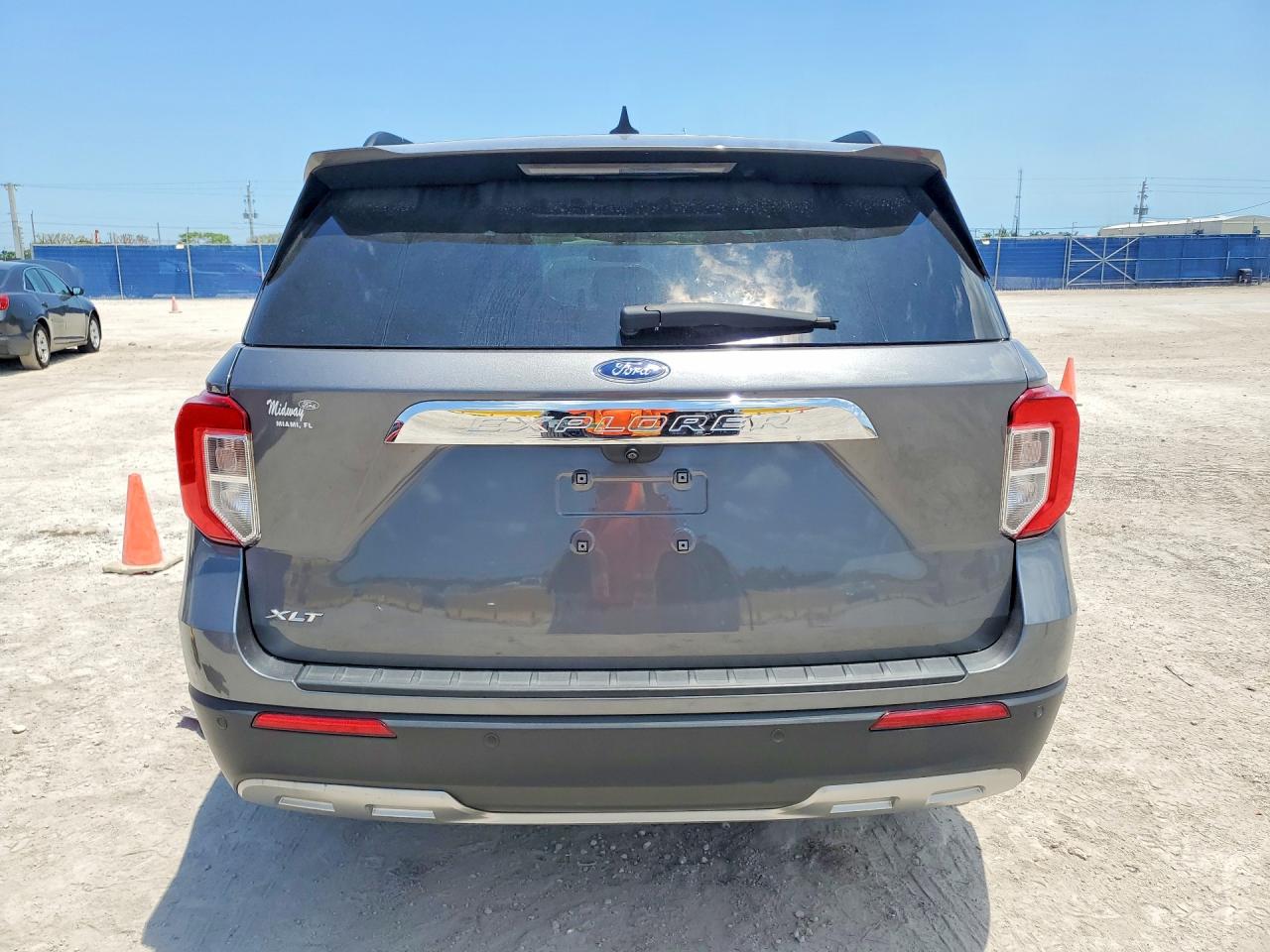 2024 Ford Explorer Xlt Gray vin: 1FMSK7DH9RGA43683