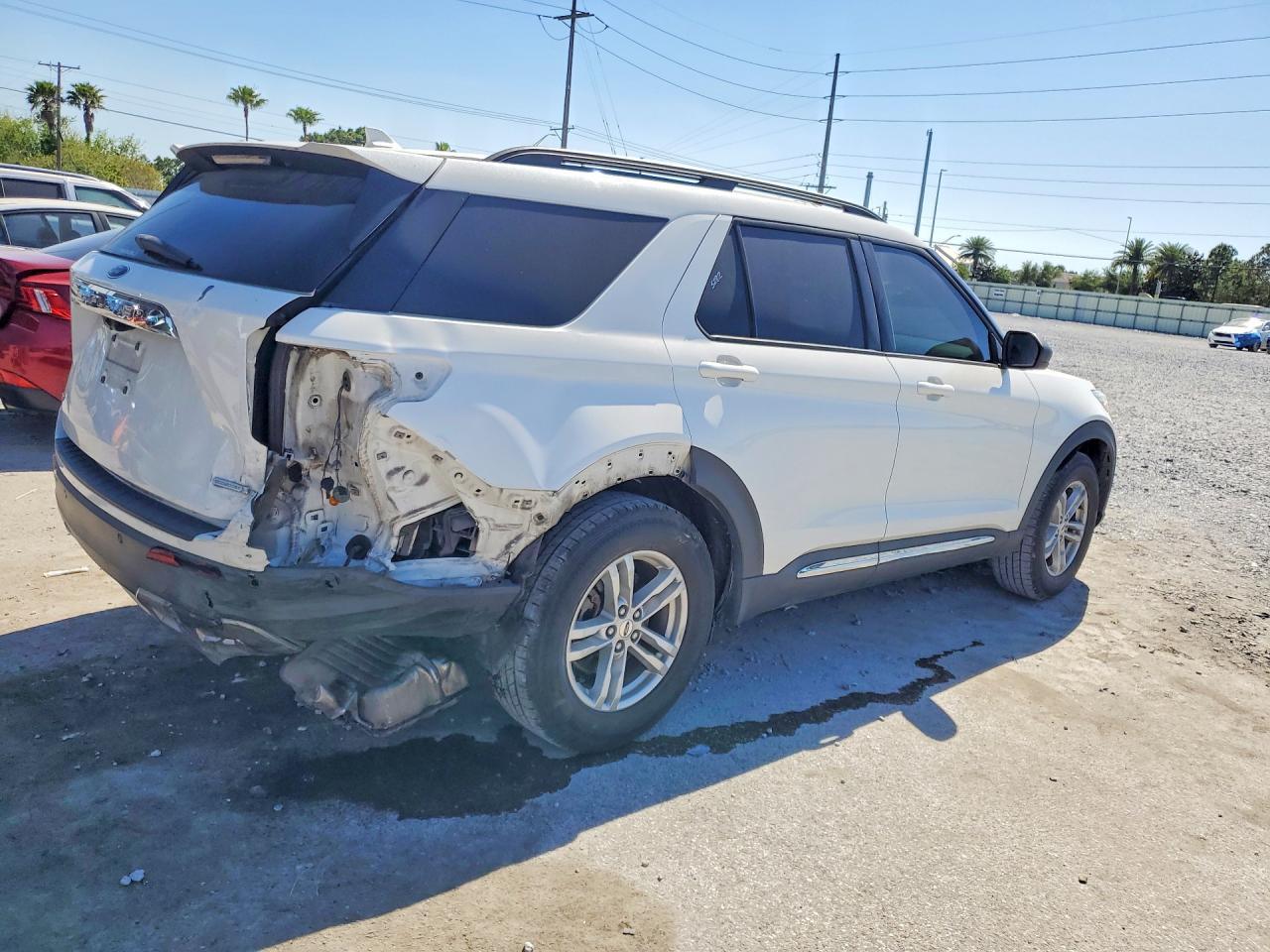 2020 Ford Explorer Xlt White vin: 1FMSK7DHXLGA34899
