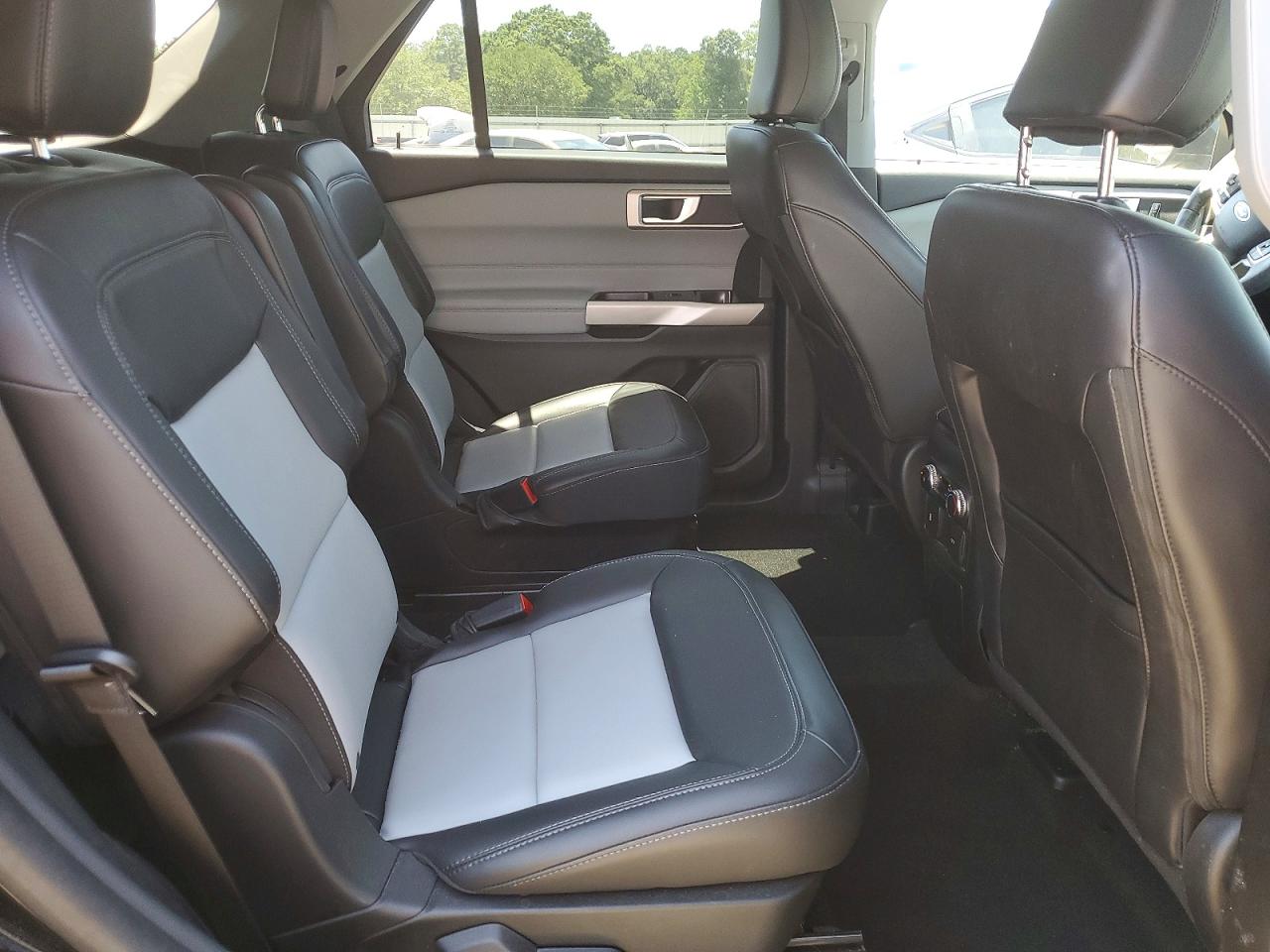 2023 Ford Explorer Xlt Черный vin: 1FMSK7DHXPGA73952