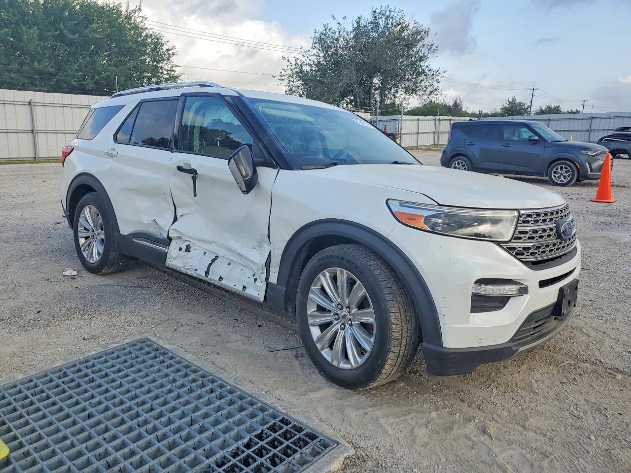 2020 Ford Explorer Limited White vin: 1FMSK7FH3LGA14622