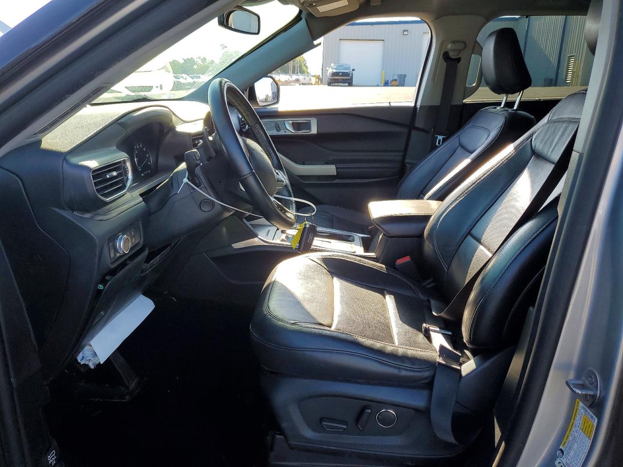 2020 Ford Explorer Limited Серебряный vin: 1FMSK7FH3LGC58786