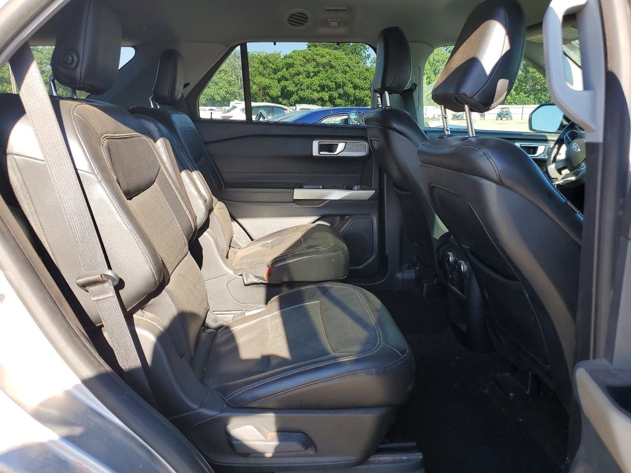 2020 Ford Explorer Limited Серебряный vin: 1FMSK7FH3LGC58786