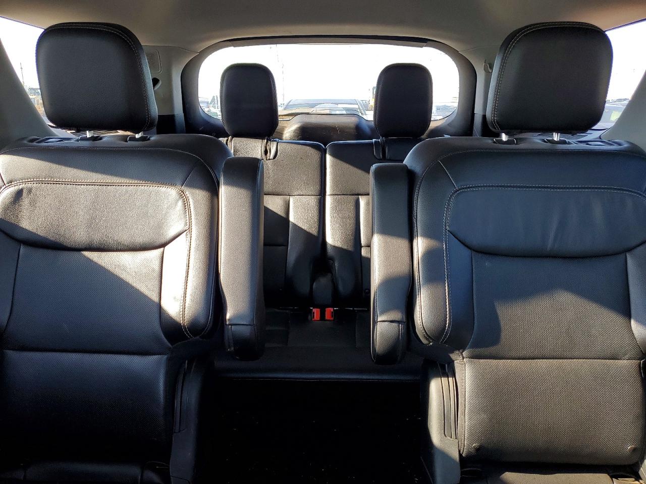 2020 Ford Explorer Limited Серебряный vin: 1FMSK7FH3LGC58786