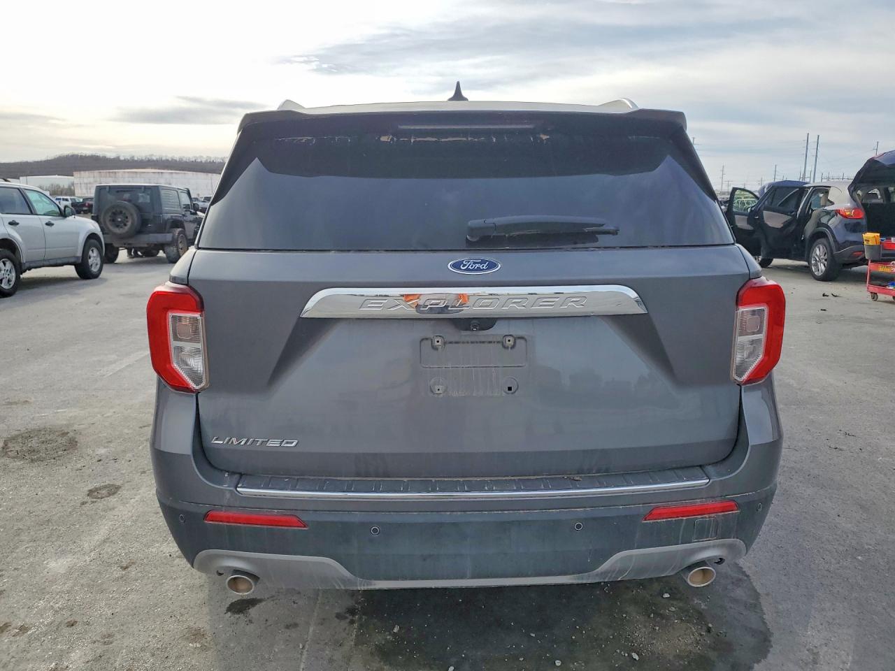 2021 Ford Explorer Limited Gray vin: 1FMSK7FH6MGA15491