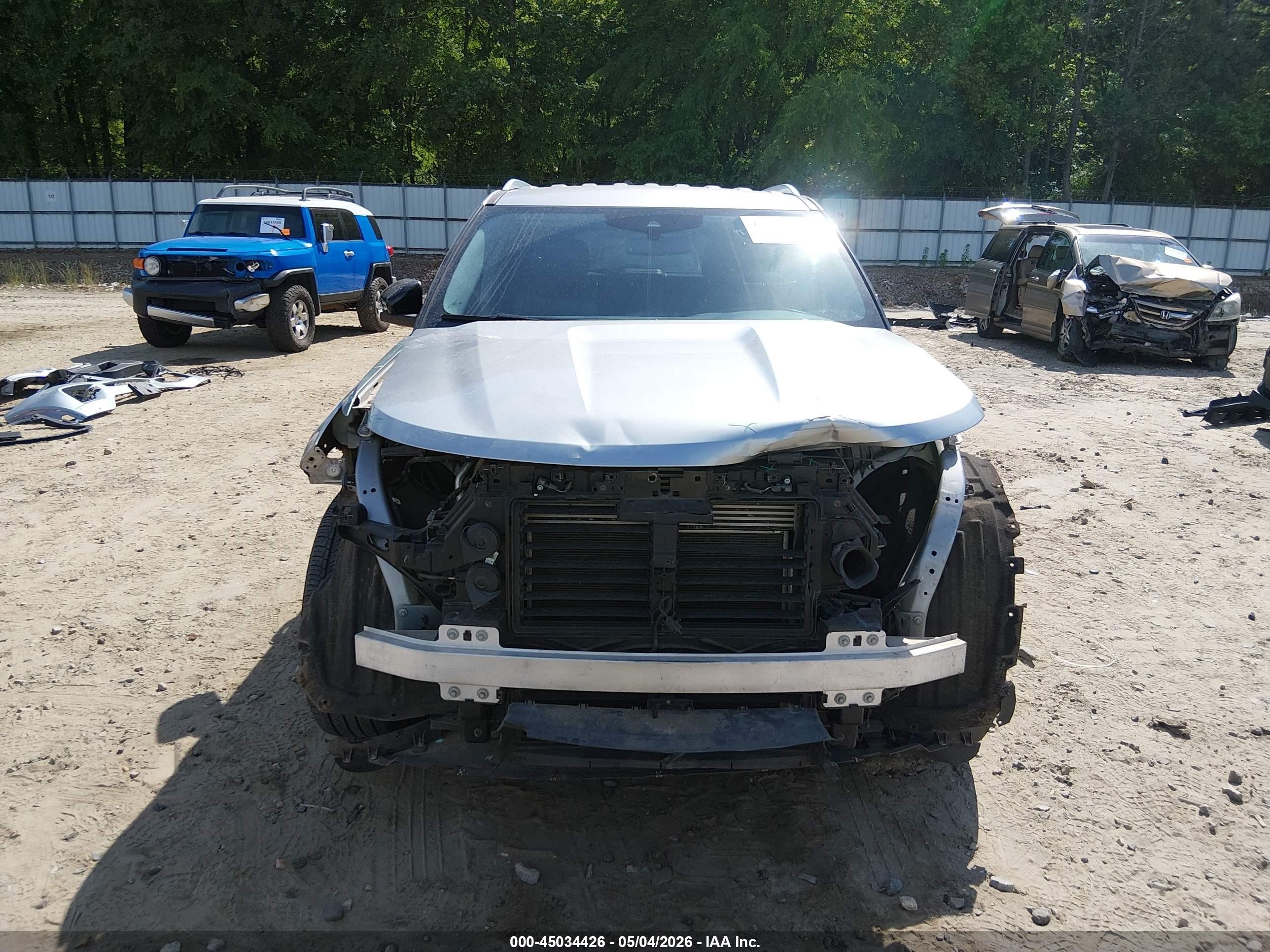 2021 Ford Explorer Limited Серебряный vin: 1FMSK7FH8MGB34000