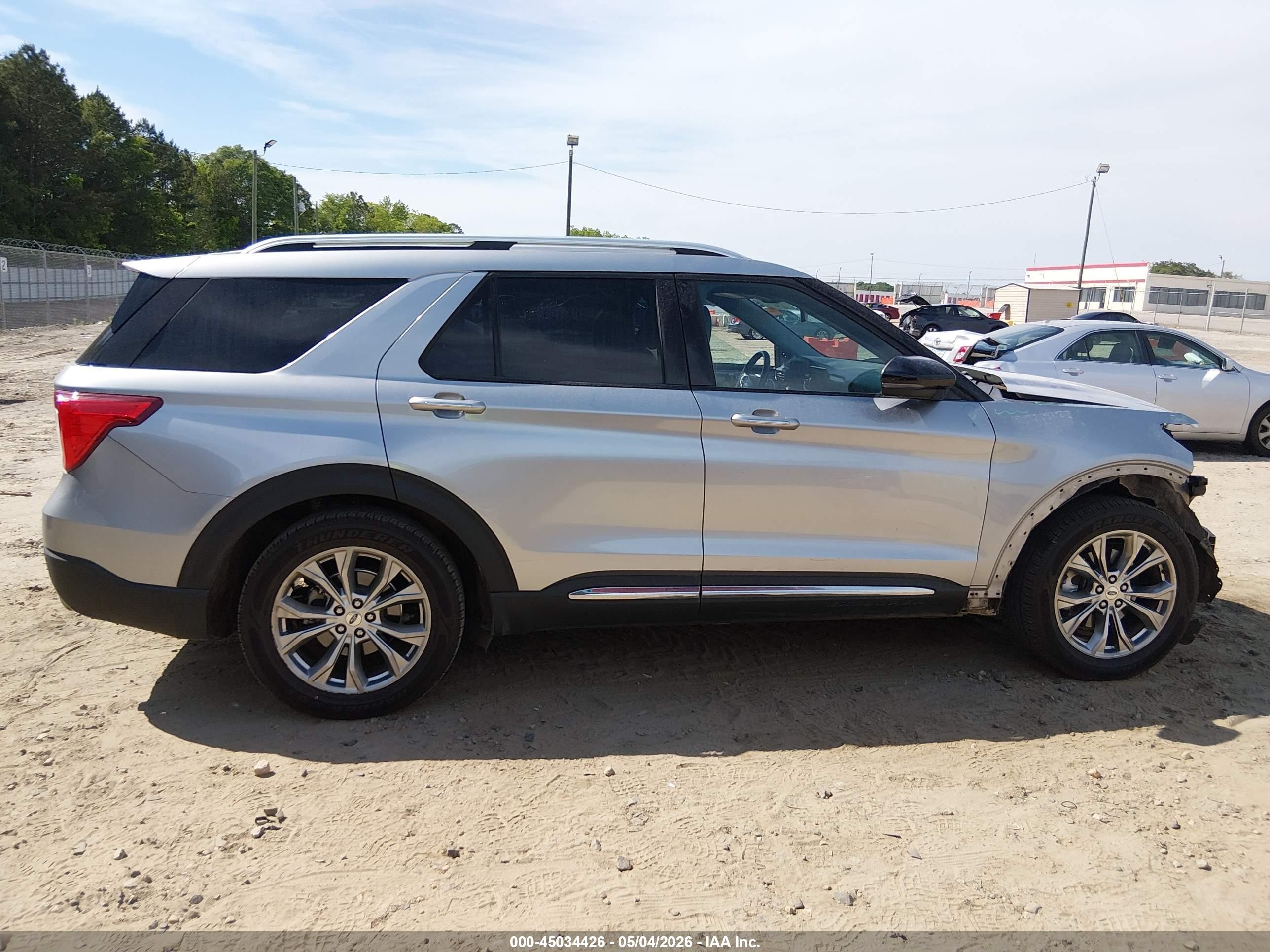 2021 Ford Explorer Limited Серебряный vin: 1FMSK7FH8MGB34000