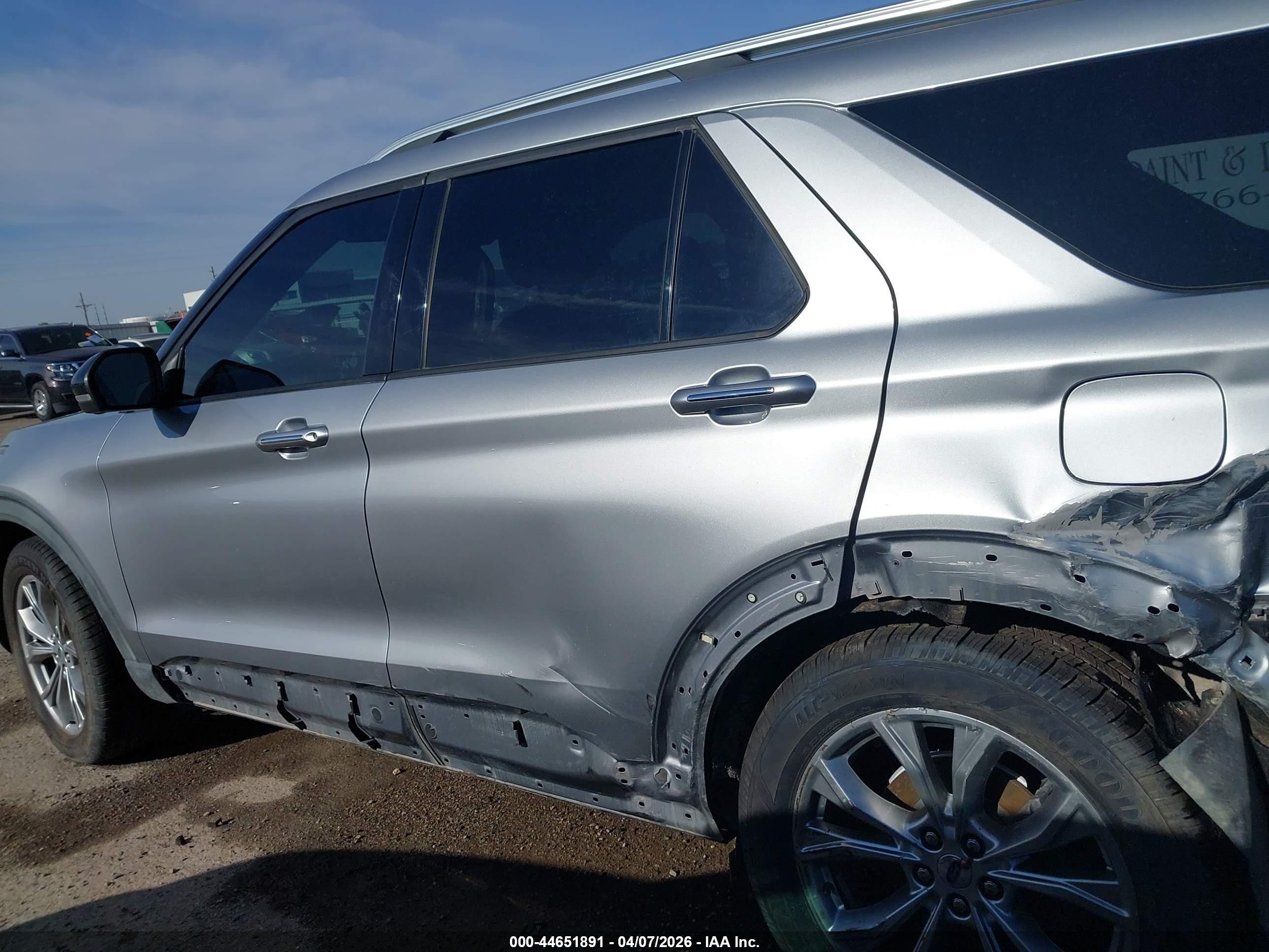 2020 Ford Explorer Limited Silver vin: 1FMSK7FH9LGB68221