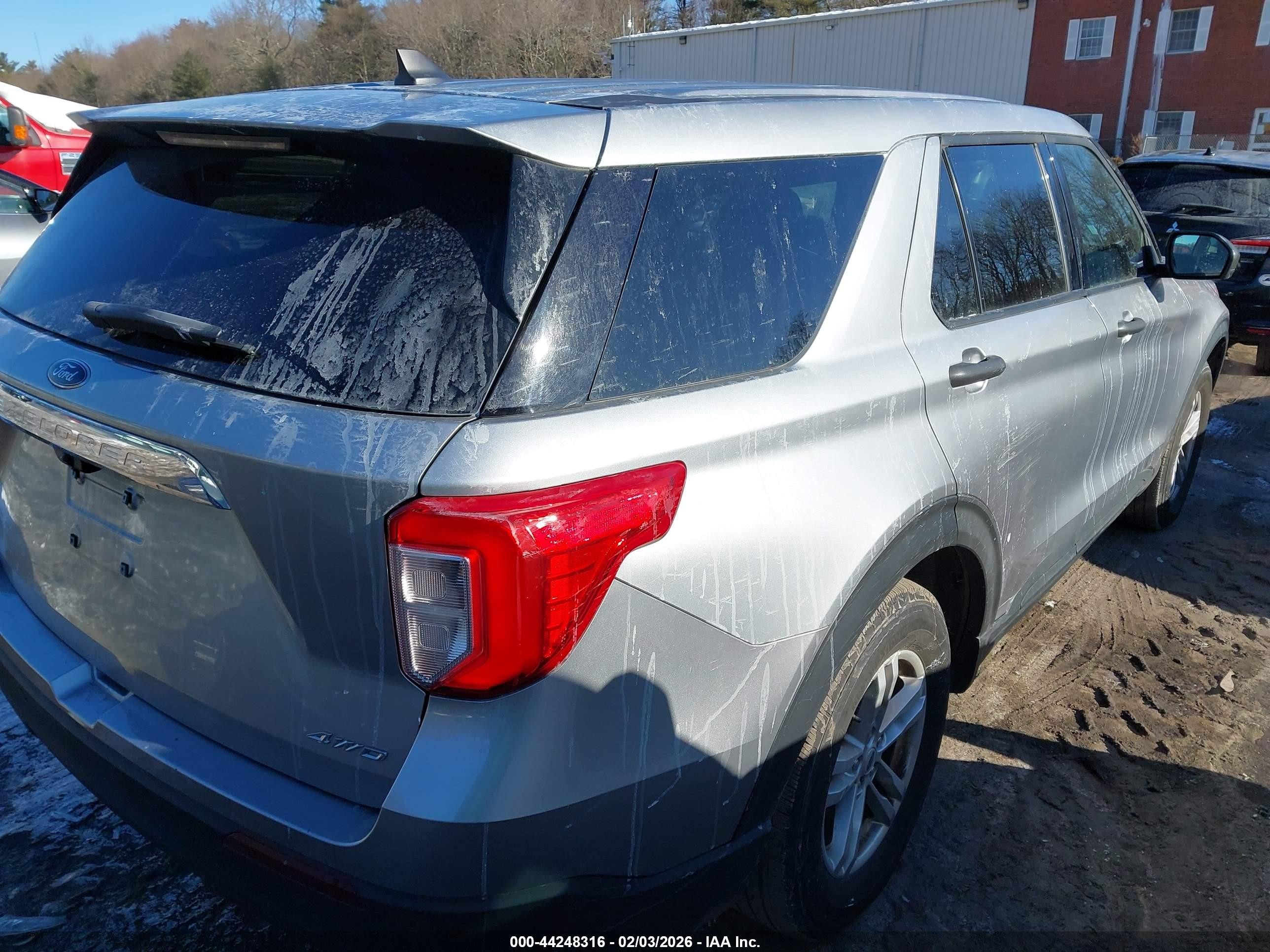 2022 Ford Explorer   Silver vin: 1FMSK8BH7NGC07564
