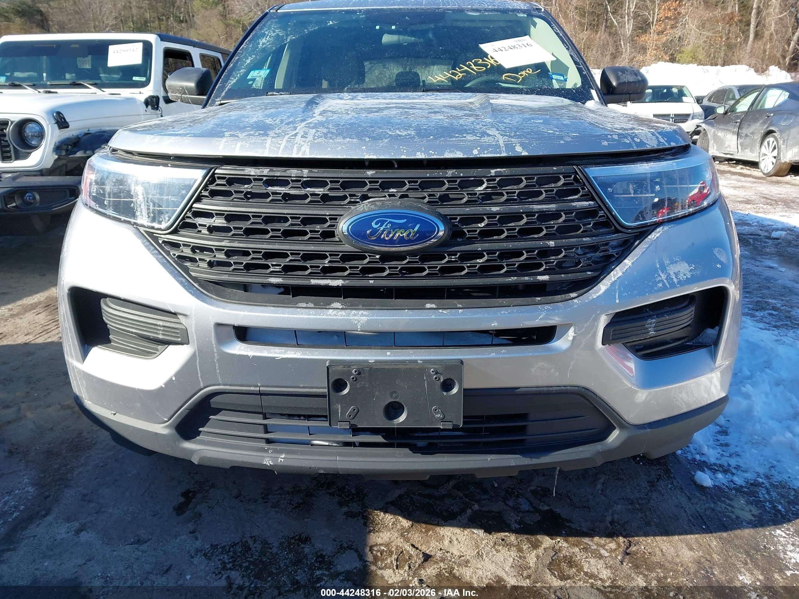 2022 Ford Explorer   Silver vin: 1FMSK8BH7NGC07564