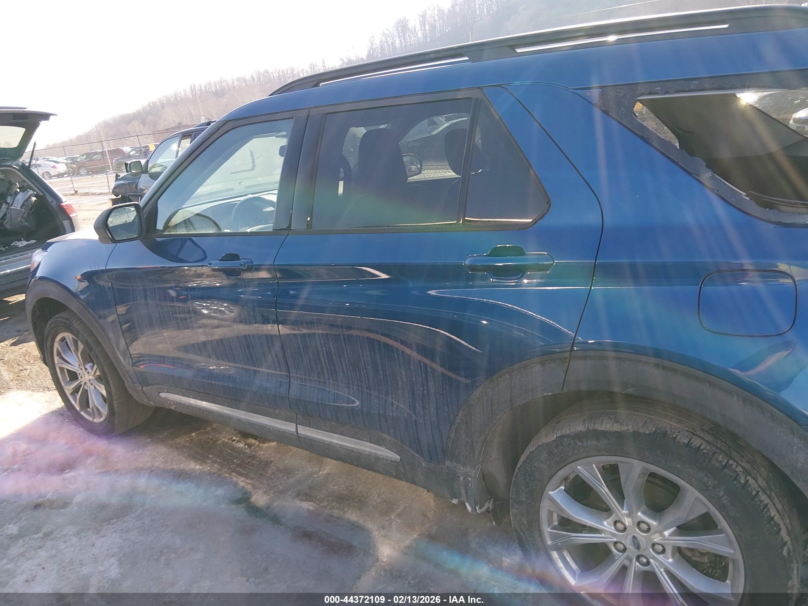 2020 Ford Explorer Xlt Blue vin: 1FMSK8DH1LGC77748