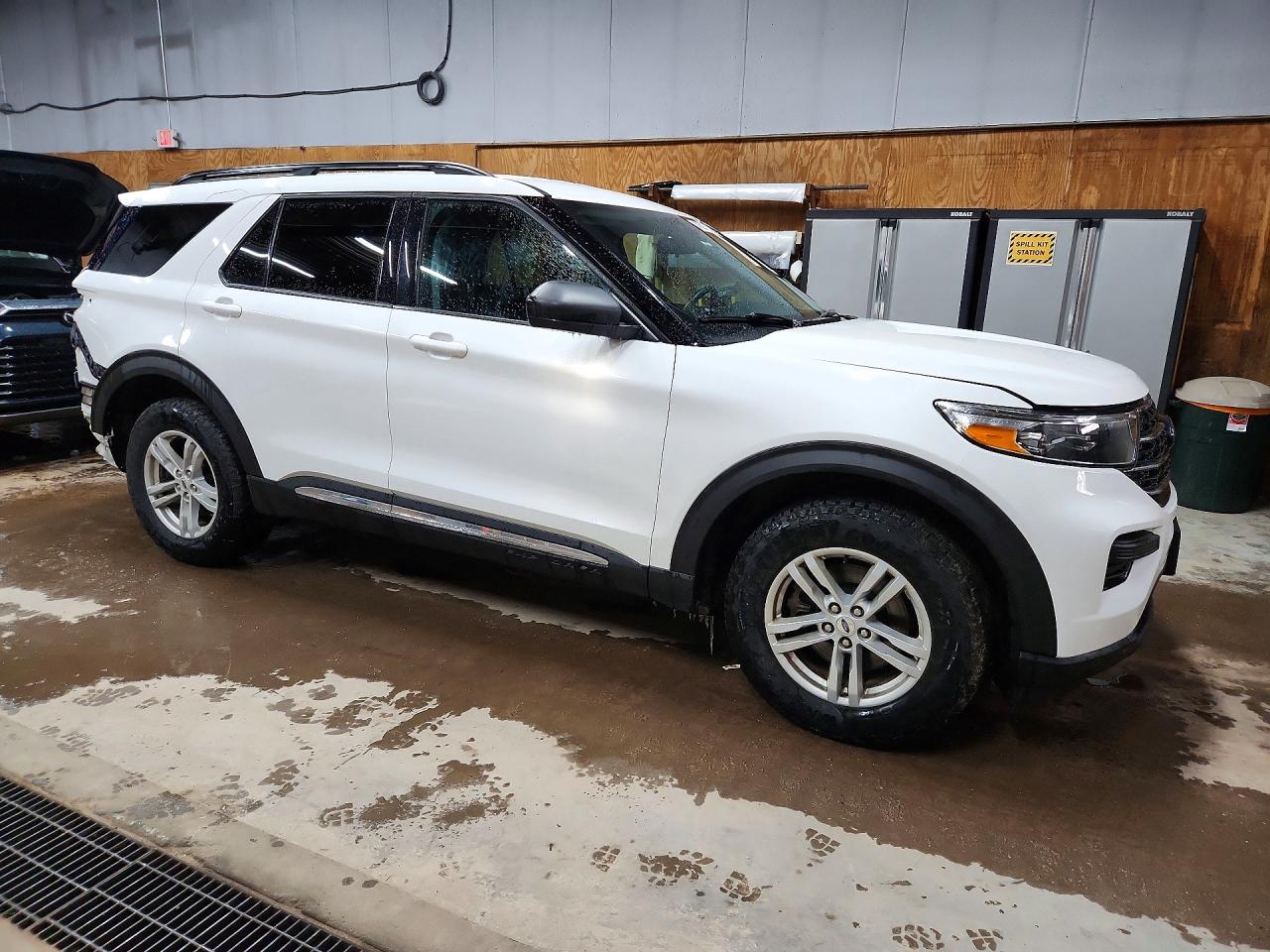 2022 Ford Explorer Xlt White vin: 1FMSK8DH1NGB02435