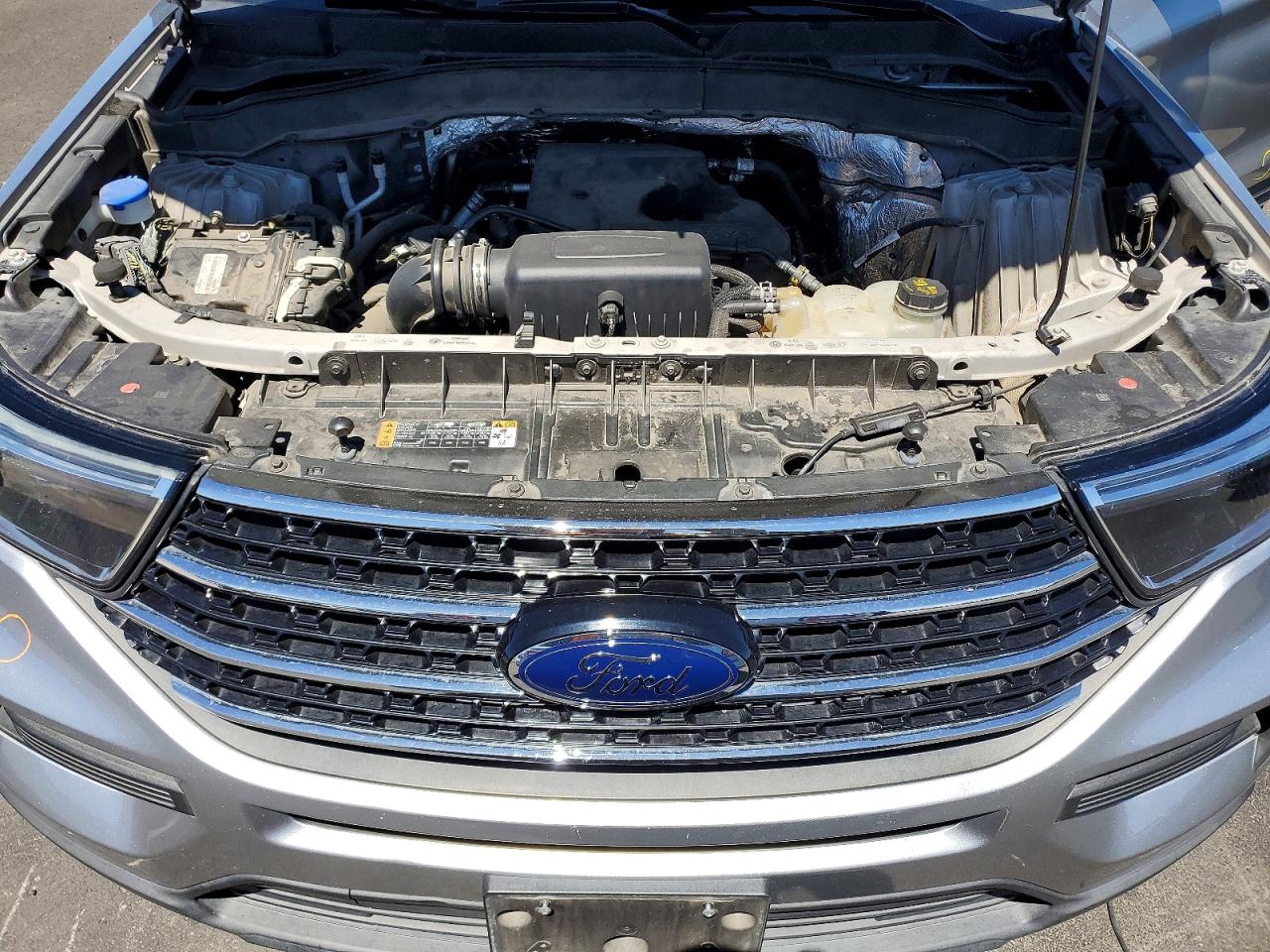 2020 Ford Explorer Xlt Silver vin: 1FMSK8DH2LGA40556