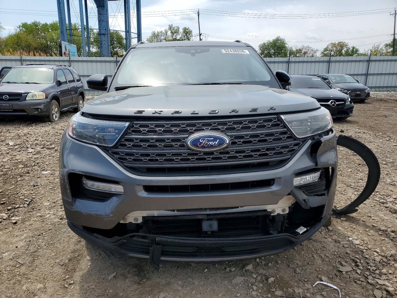 2022 Ford Explorer Xlt Gray vin: 1FMSK8DH2NGC41473