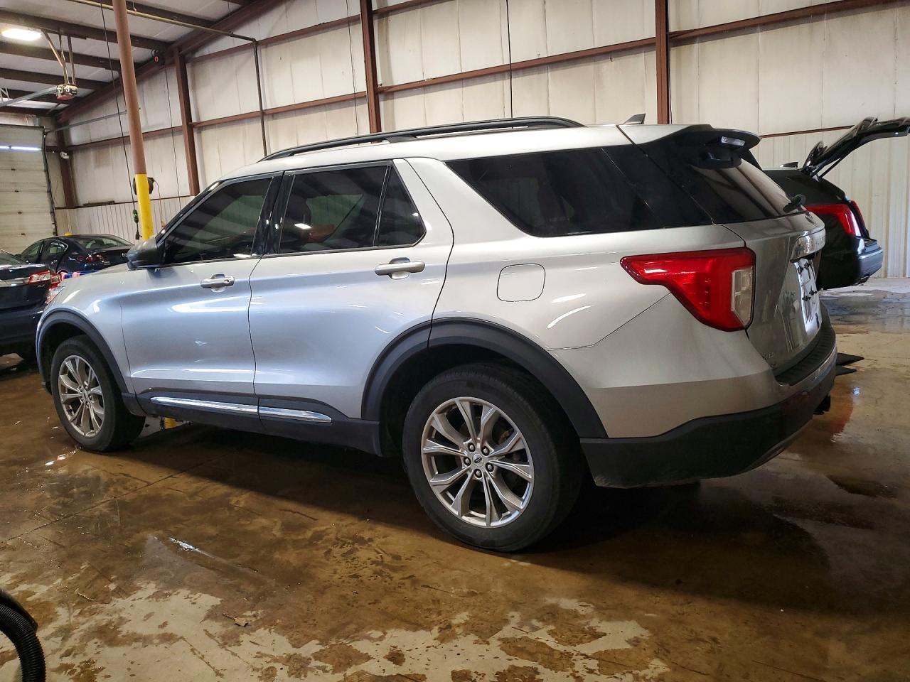 2023 Ford Explorer Xlt Silver vin: 1FMSK8DH2PGB79866
