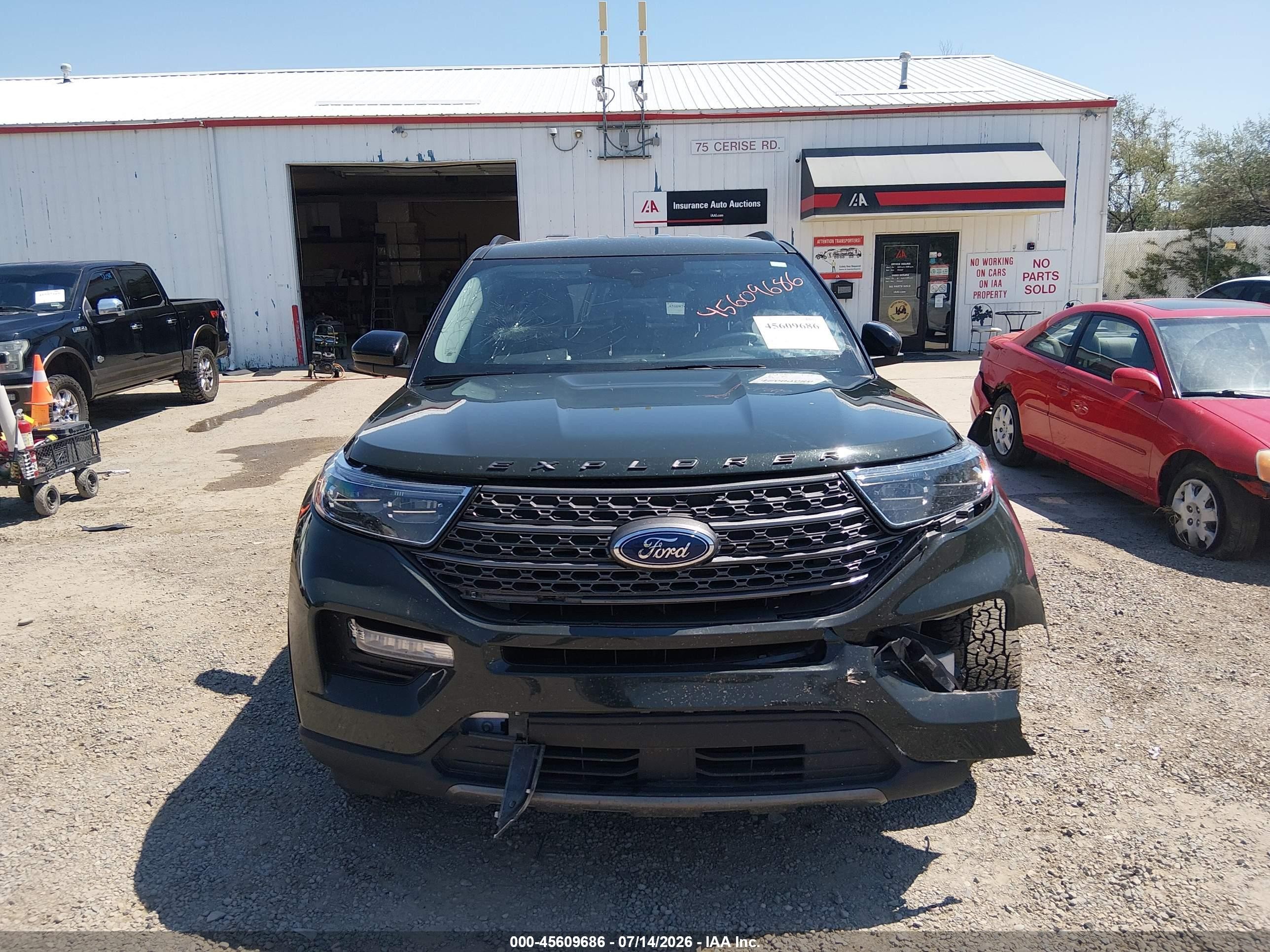 2022 Ford Explorer Xlt Gray vin: 1FMSK8DH3NGB61745