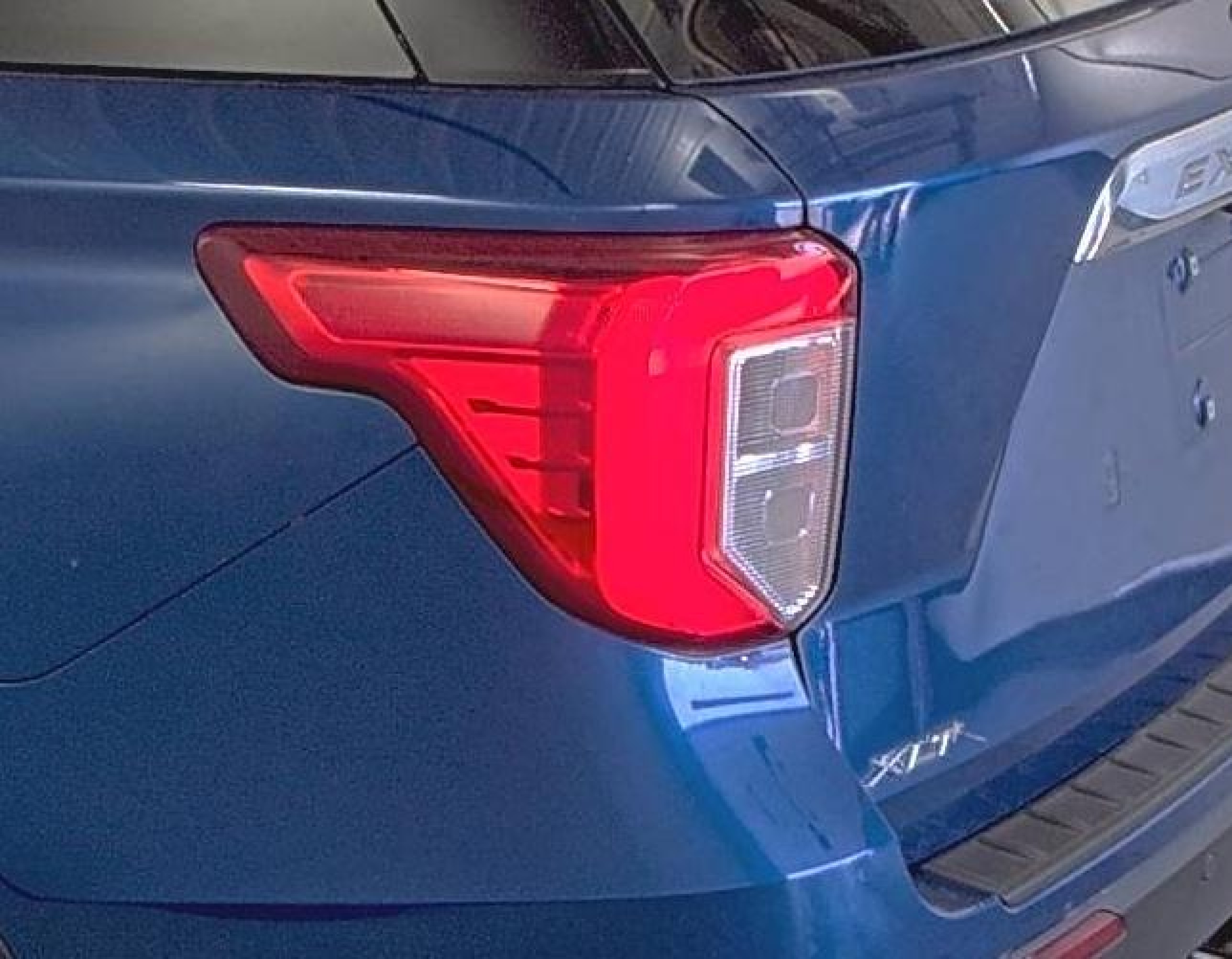 2021 Ford Explorer Xlt vin: 1FMSK8DH4MGB54771