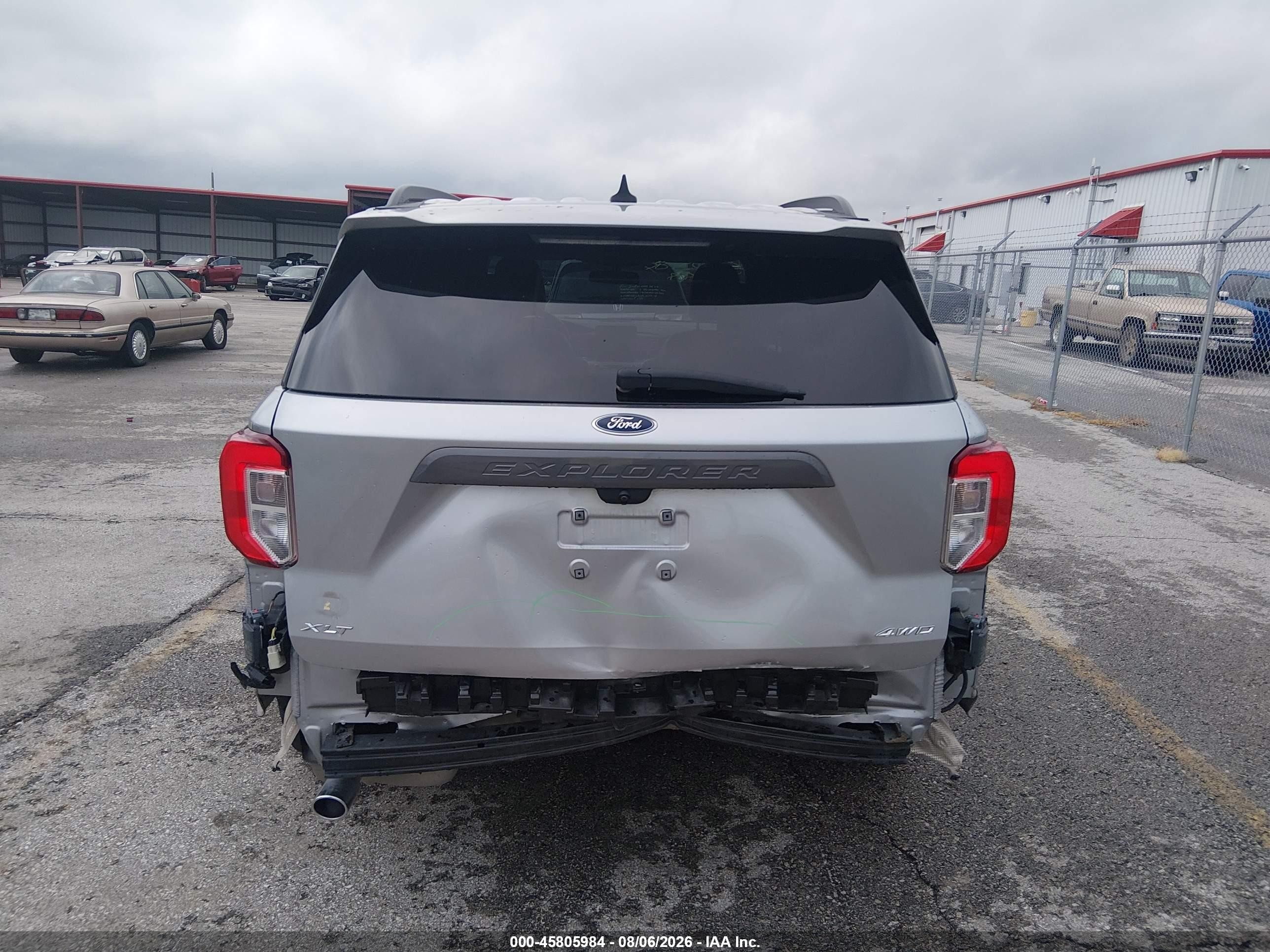 2022 Ford Explorer Xlt Silver vin: 1FMSK8DH4NGA23356