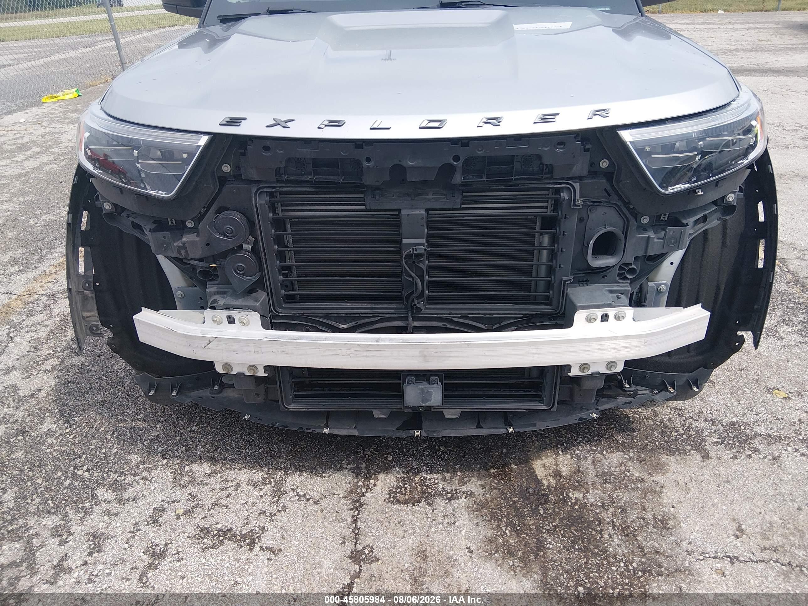 2022 Ford Explorer Xlt Silver vin: 1FMSK8DH4NGA23356