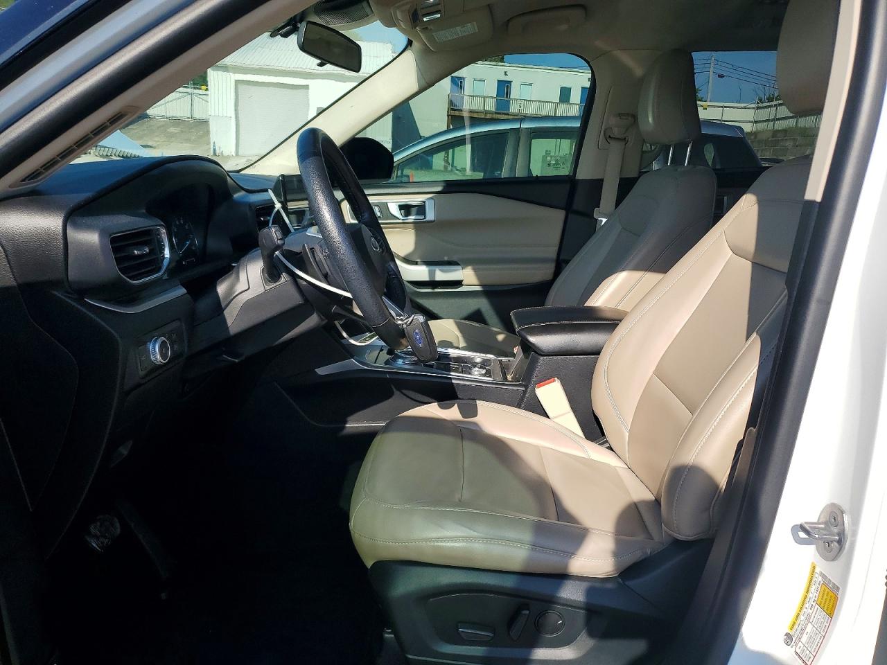 2021 Ford Explorer Xlt White vin: 1FMSK8DH5MGC32216