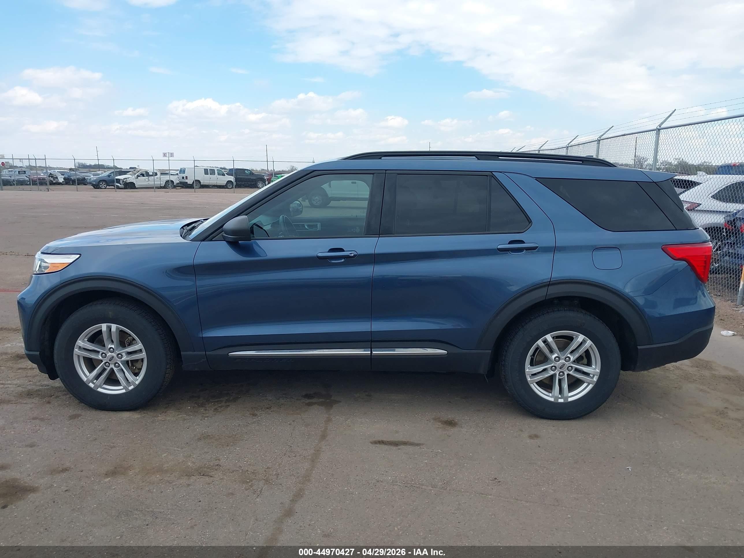 2020 Ford Explorer Xlt Blue vin: 1FMSK8DH7LGA92653