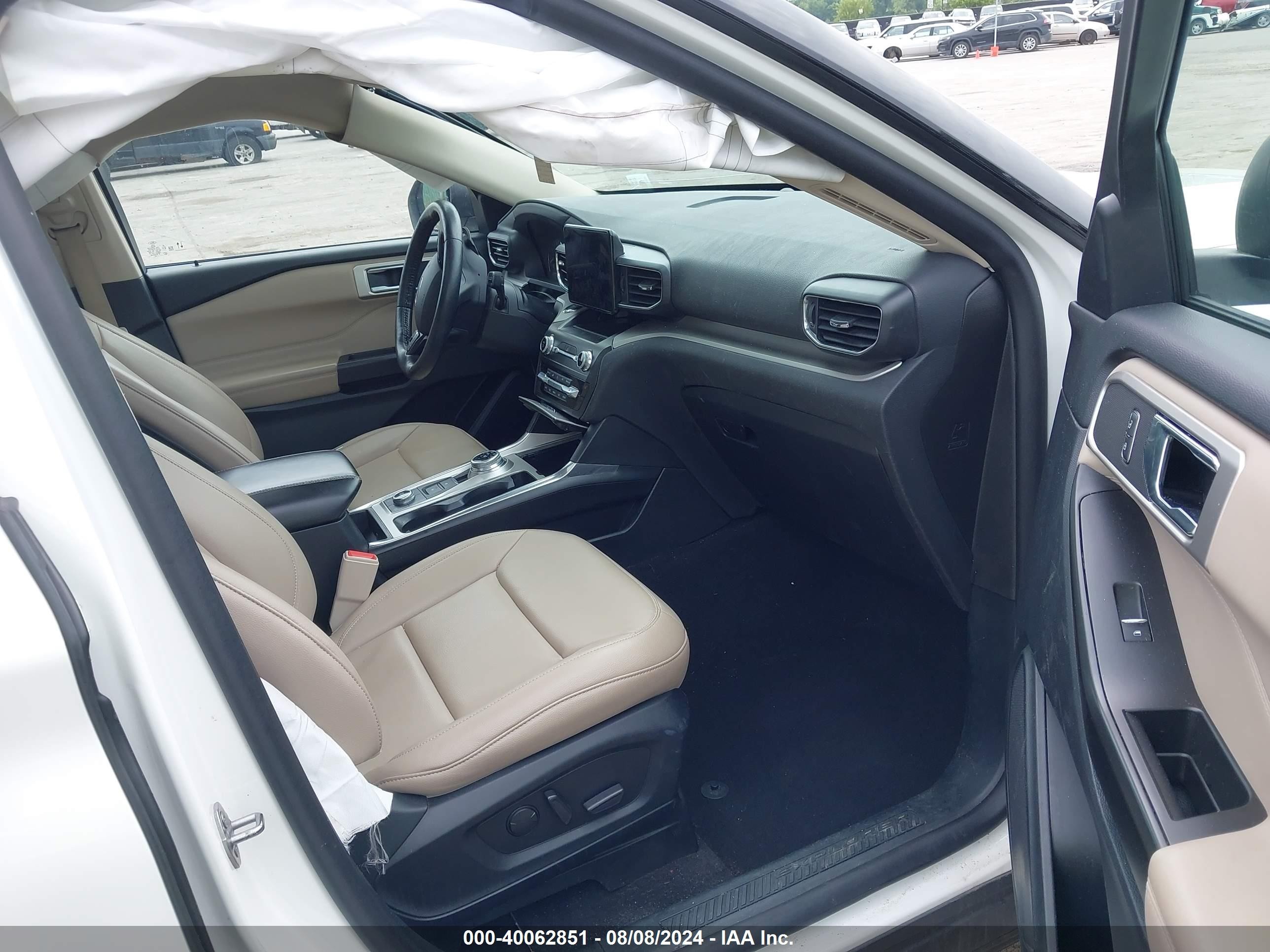 2020 Ford Explorer Xlt White vin: 1FMSK8DH7LGC08028