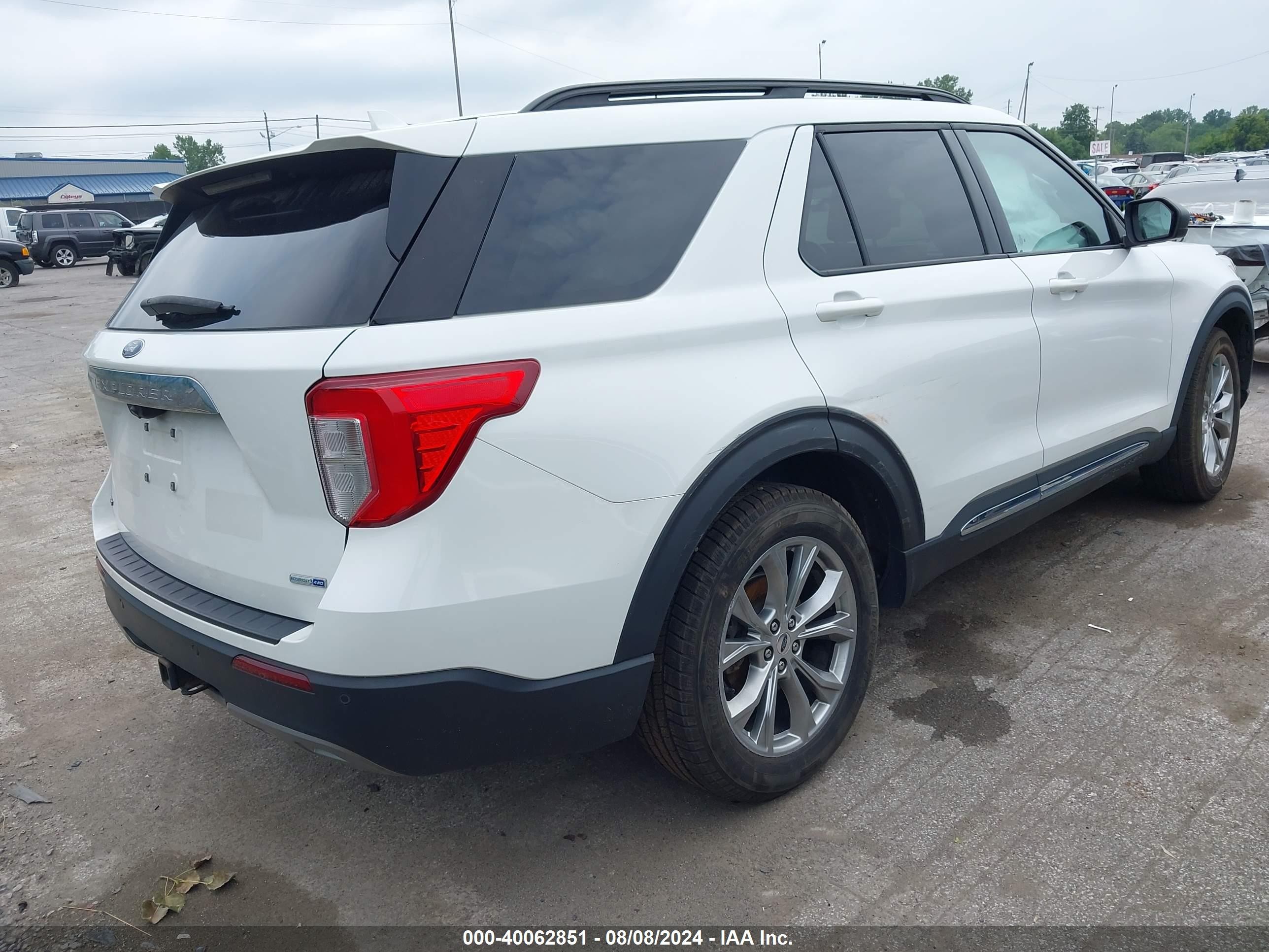 2020 Ford Explorer Xlt White vin: 1FMSK8DH7LGC08028