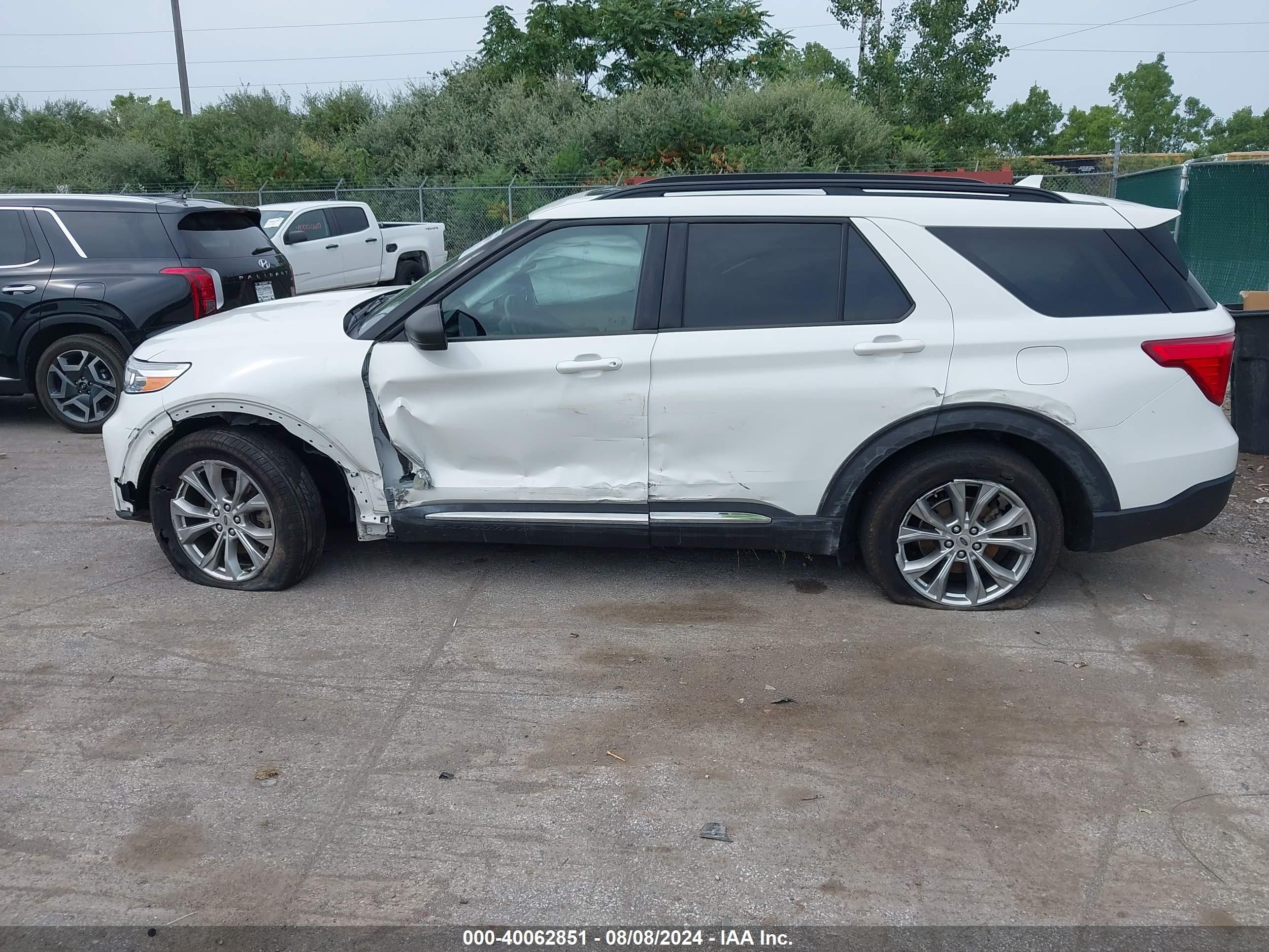 2020 Ford Explorer Xlt White vin: 1FMSK8DH7LGC08028