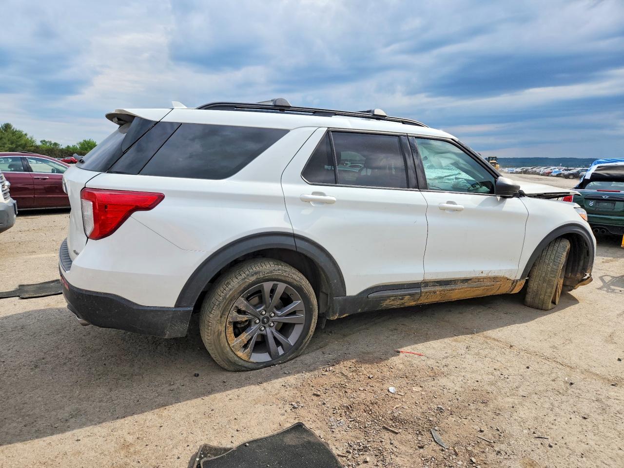 2021 Ford Explorer Xlt White vin: 1FMSK8DH7MGA92718