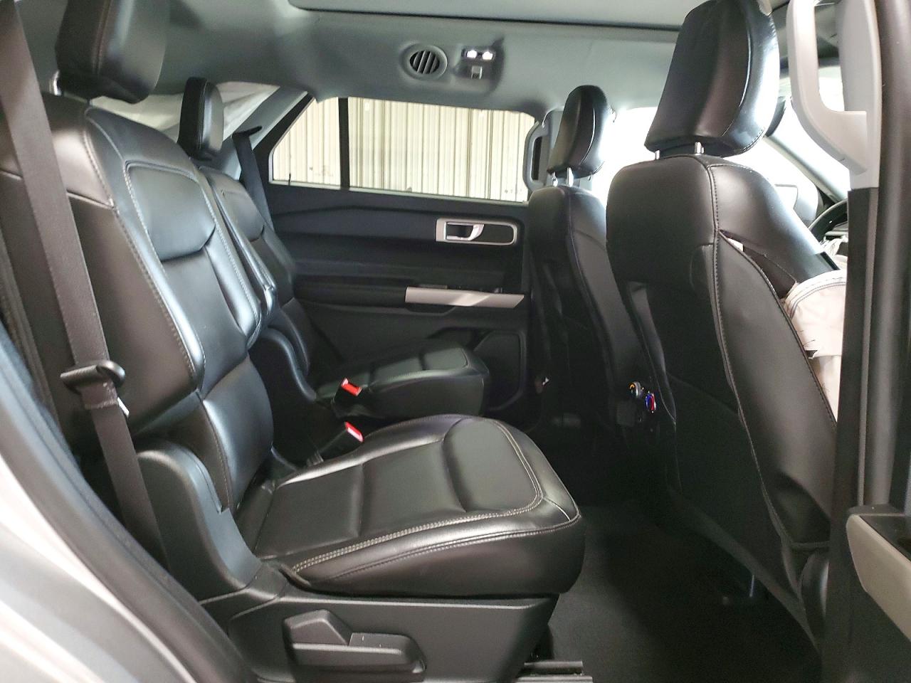 2021 Ford Explorer Xlt Silver vin: 1FMSK8DH7MGC27681