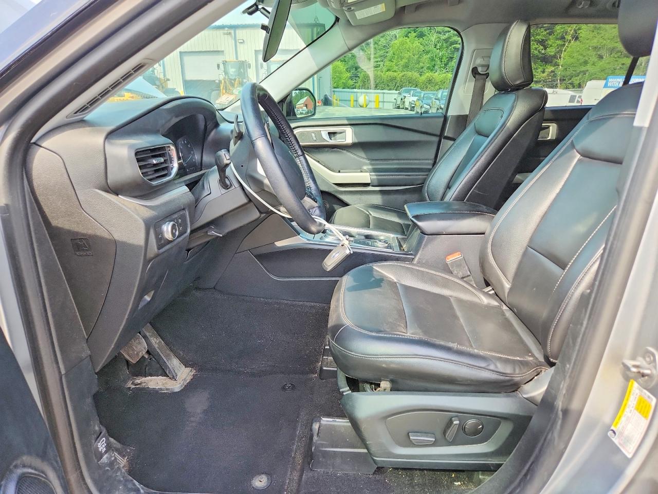 2020 Ford Explorer Xlt Silver vin: 1FMSK8DH8LGC95888