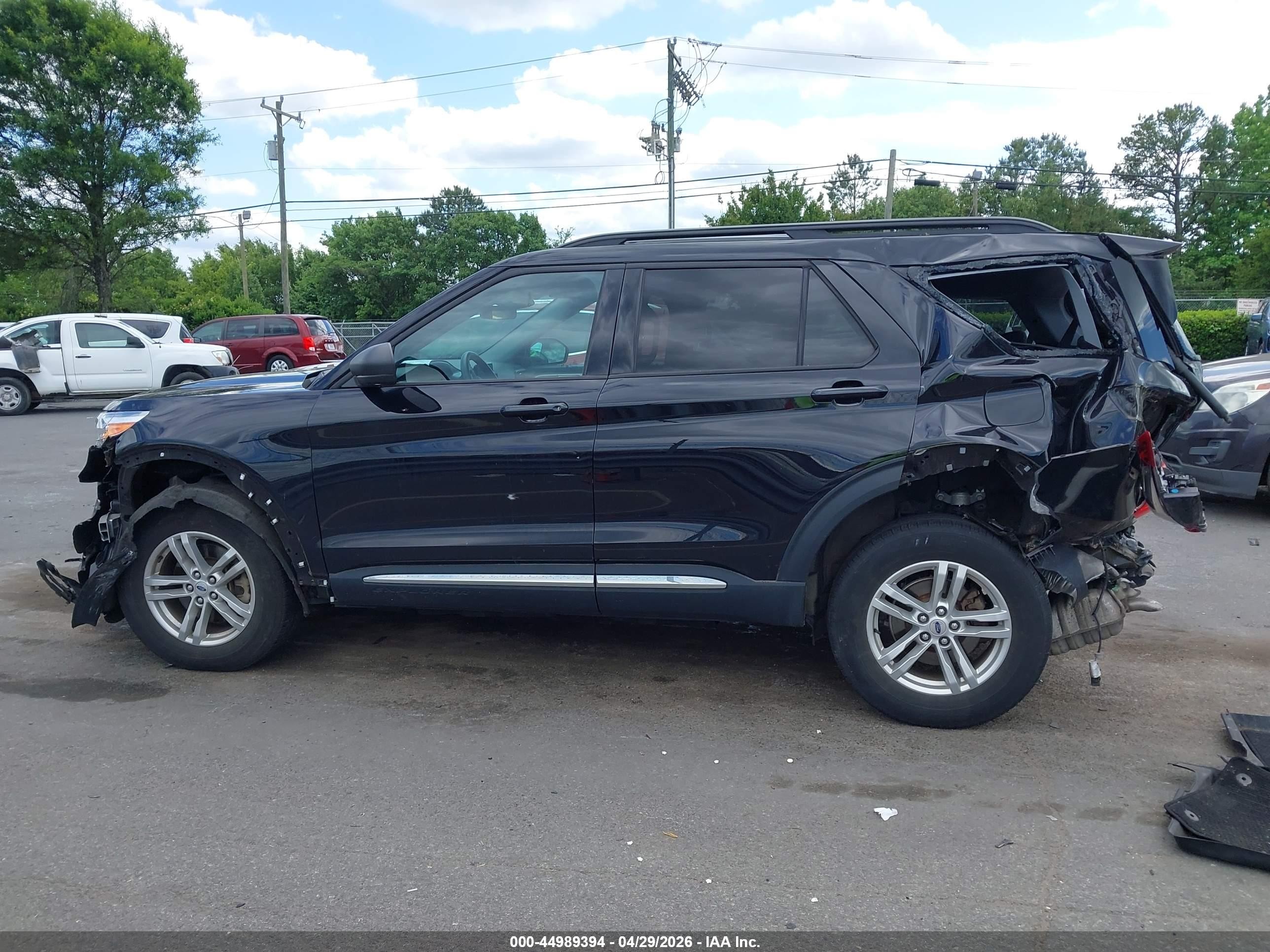 2023 Ford Explorer Xlt Black vin: 1FMSK8DH8PGB42143