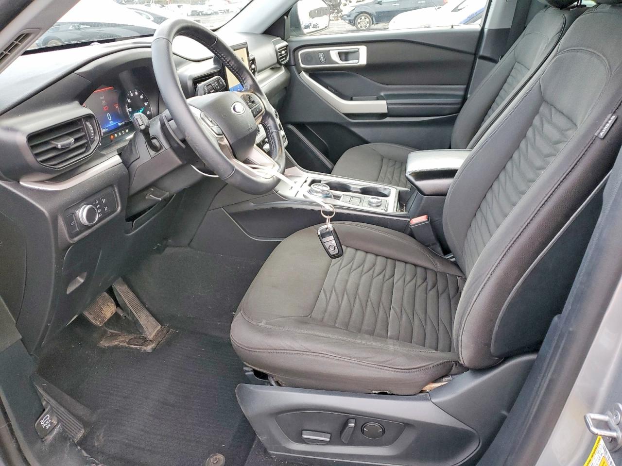 2020 Ford Explorer Xlt Silver vin: 1FMSK8DH9LGD00659