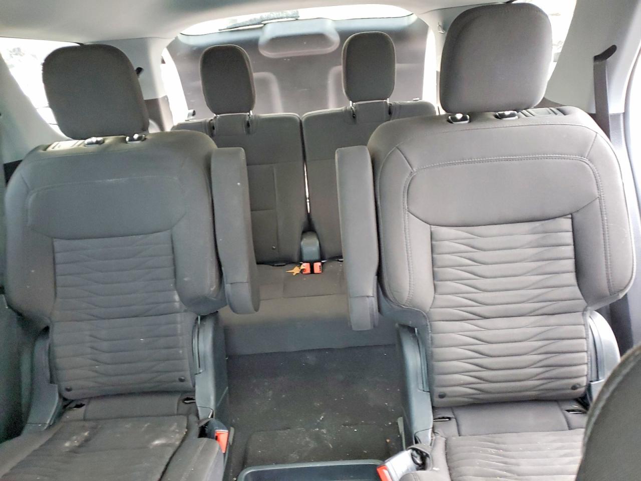 2020 Ford Explorer Xlt Silver vin: 1FMSK8DH9LGD00659