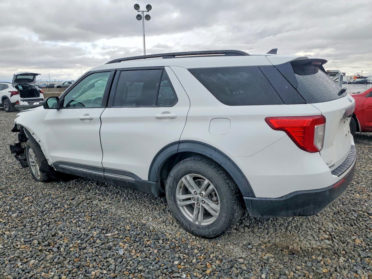 2021 Ford Explorer Xlt White vin: 1FMSK8DH9MGC07836