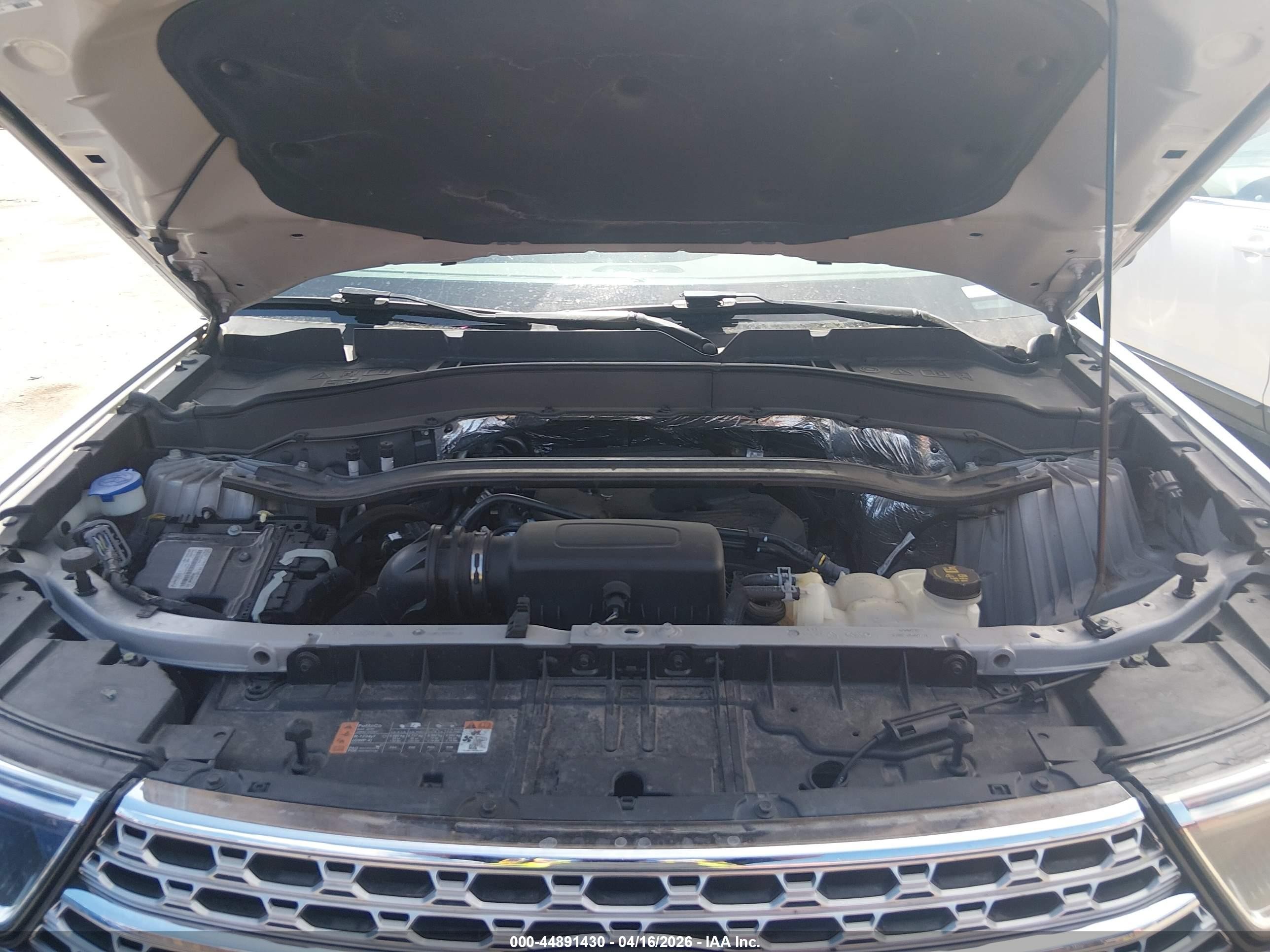 2020 Ford Explorer Limited Silver vin: 1FMSK8FH2LGA53076