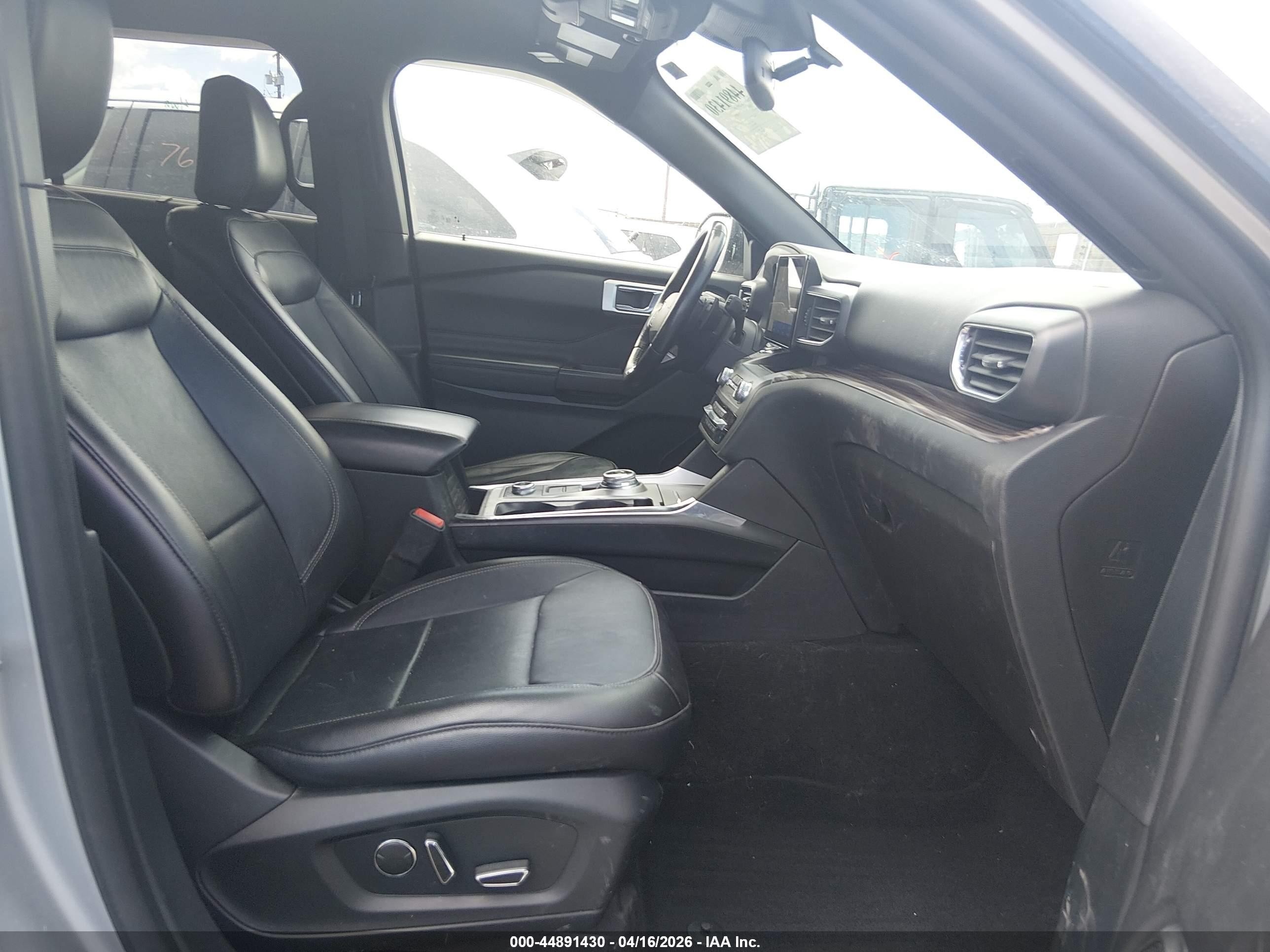 2020 Ford Explorer Limited Silver vin: 1FMSK8FH2LGA53076