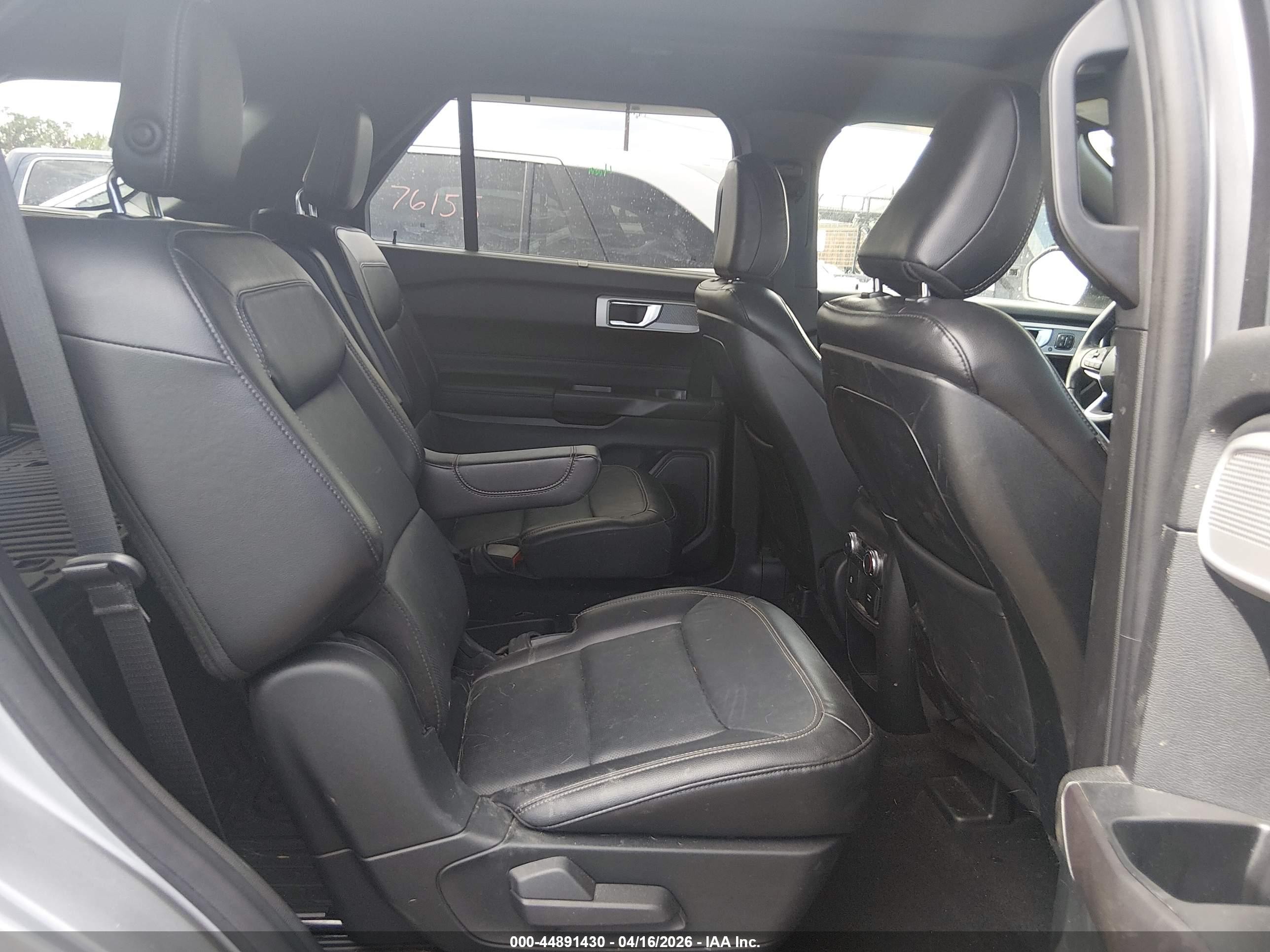 2020 Ford Explorer Limited Silver vin: 1FMSK8FH2LGA53076