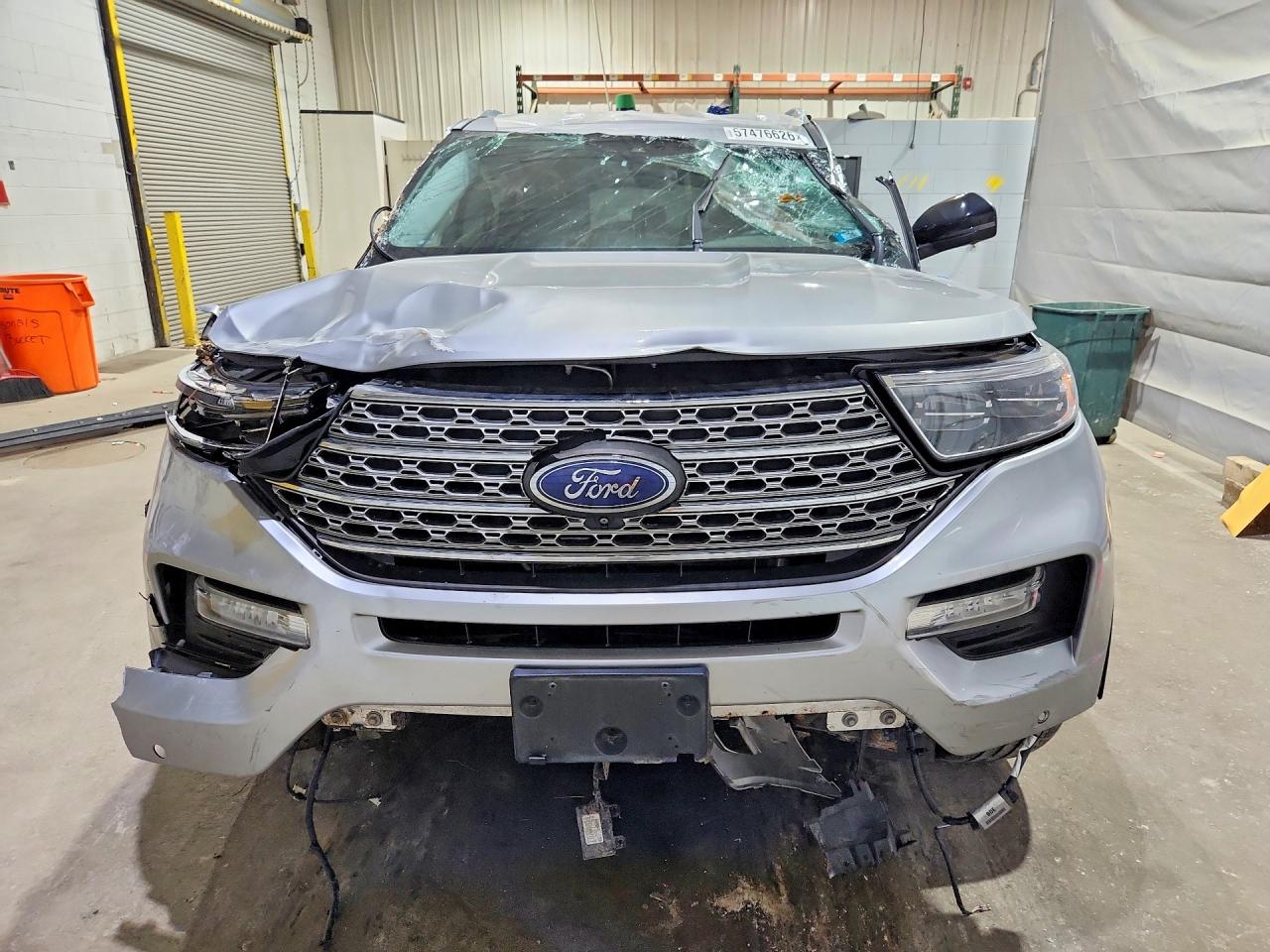 2020 Ford Explorer Limited Silver vin: 1FMSK8FH5LGC84635