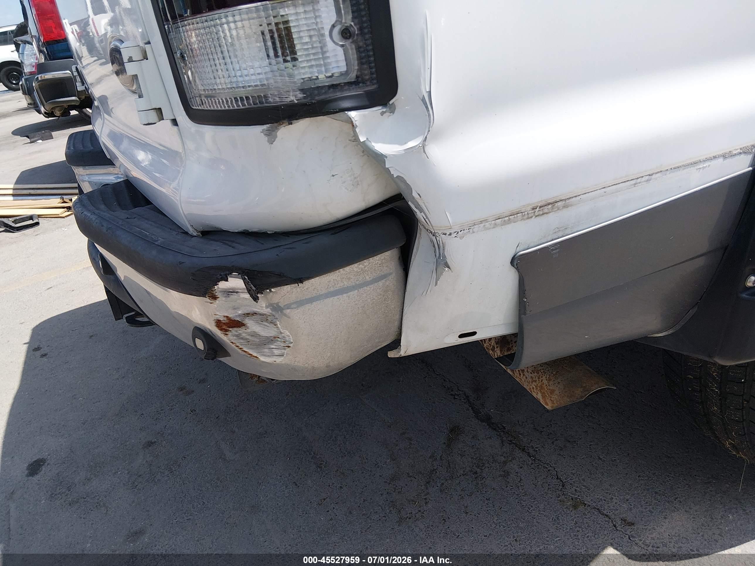 2002 Ford Excursion Xlt White vin: 1FMSU41F42EB66093