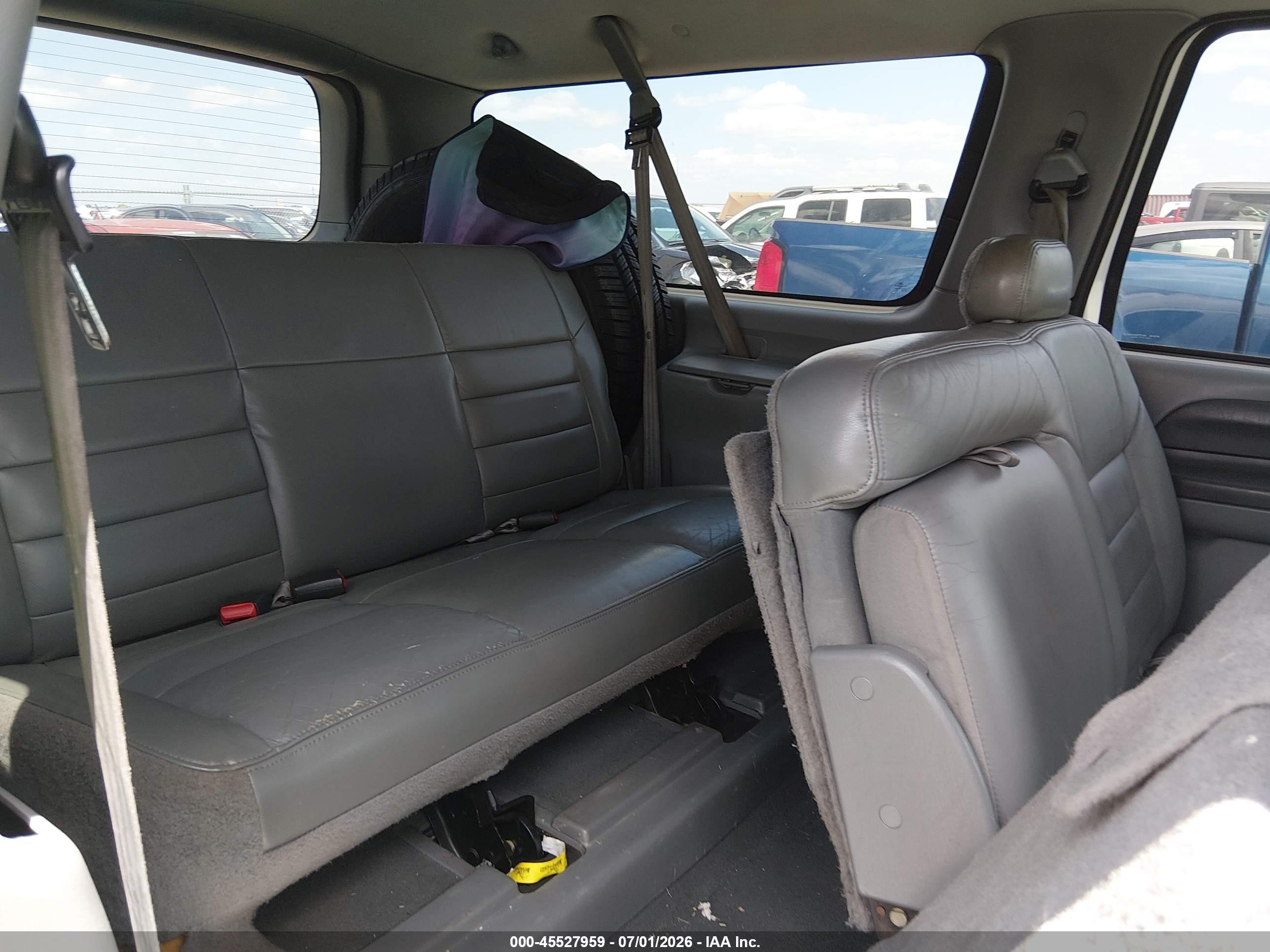 2002 Ford Excursion Xlt White vin: 1FMSU41F42EB66093