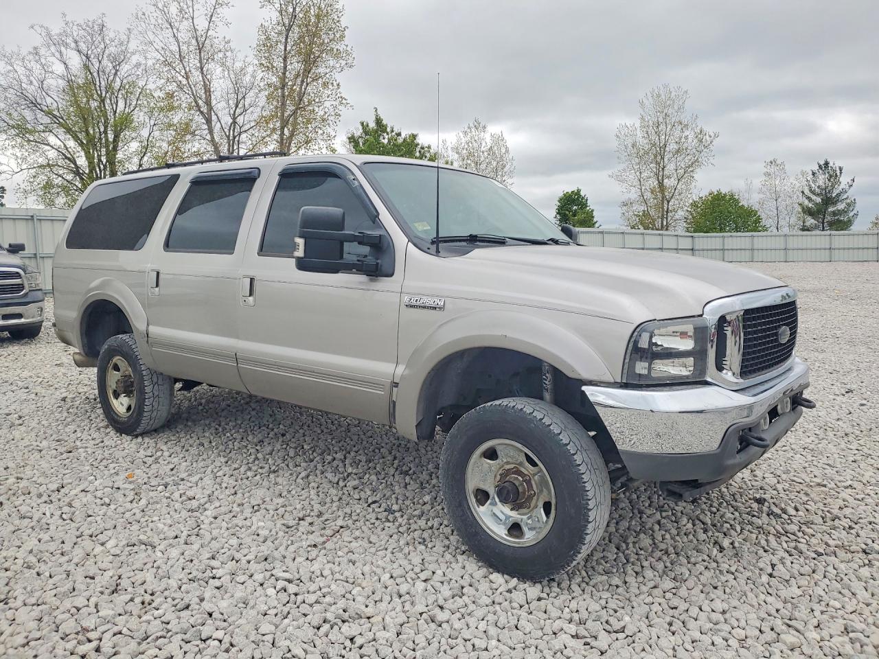 2002 Ford Excursion Xlt Серебряный vin: 1FMSU41F72EA51732