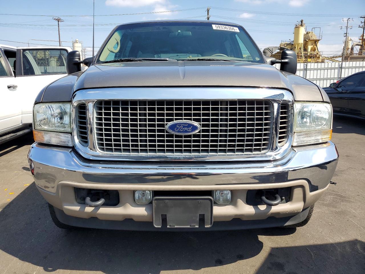 2002 Ford Excursion Limited Tan vin: 1FMSU43F02EA77747
