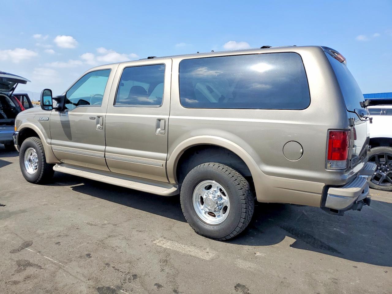 2002 Ford Excursion Limited Tan vin: 1FMSU43F02EA77747
